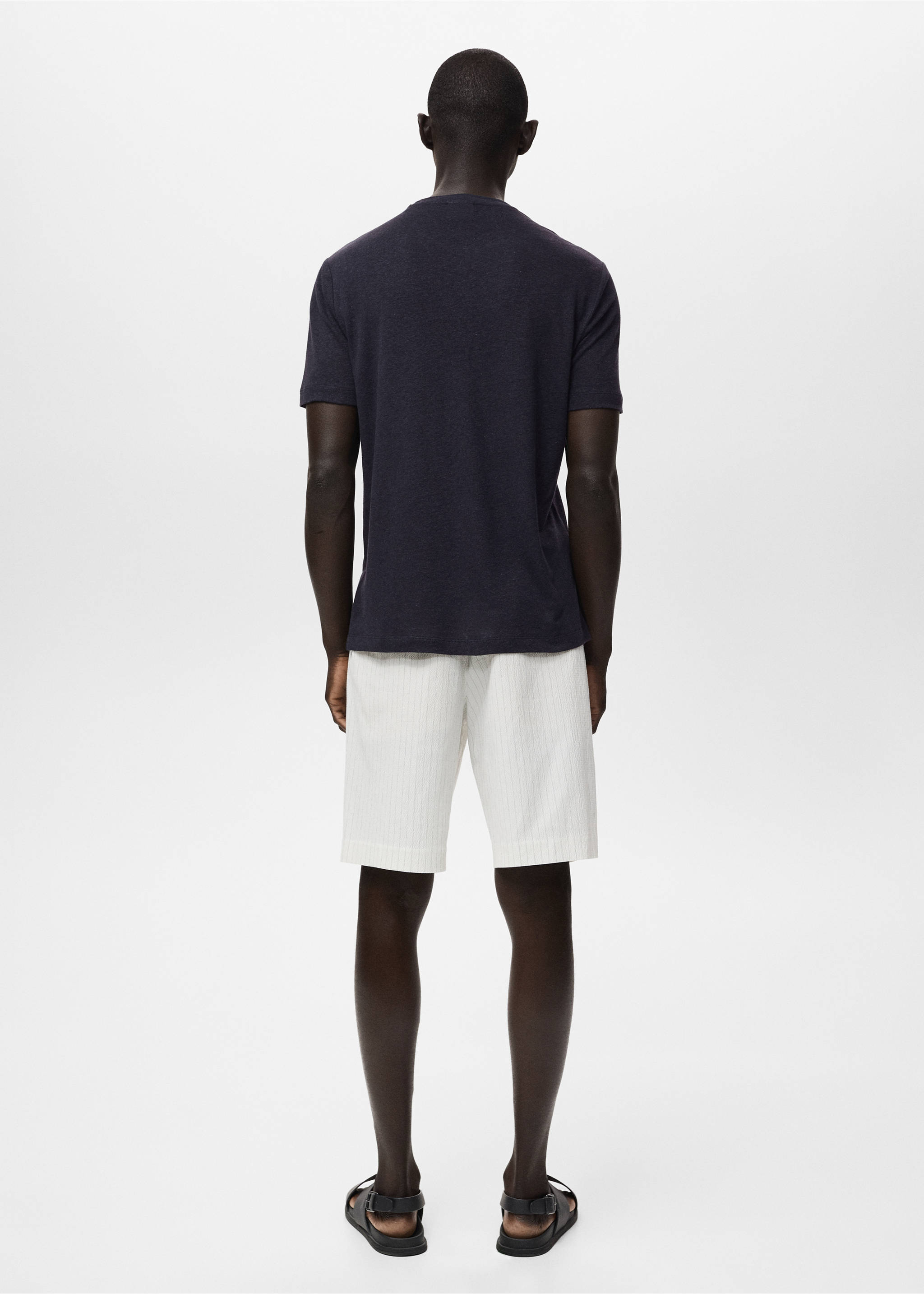 Slim-Fit-T-Shirt aus Leinen - Rückseite des Artikels, Marineblau. Ref: 17041211-00.
