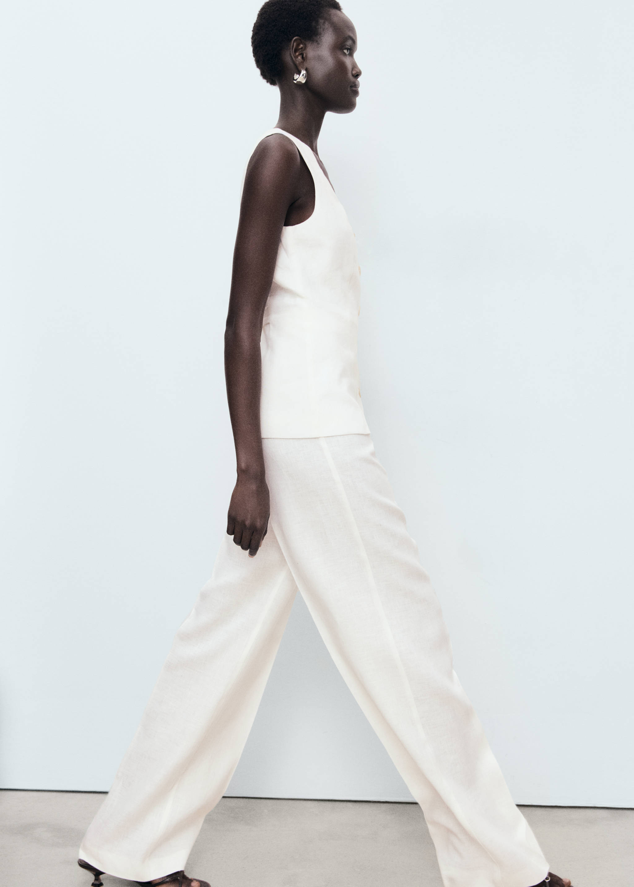 Suit-style linen jumpsuit - Details of the article 2