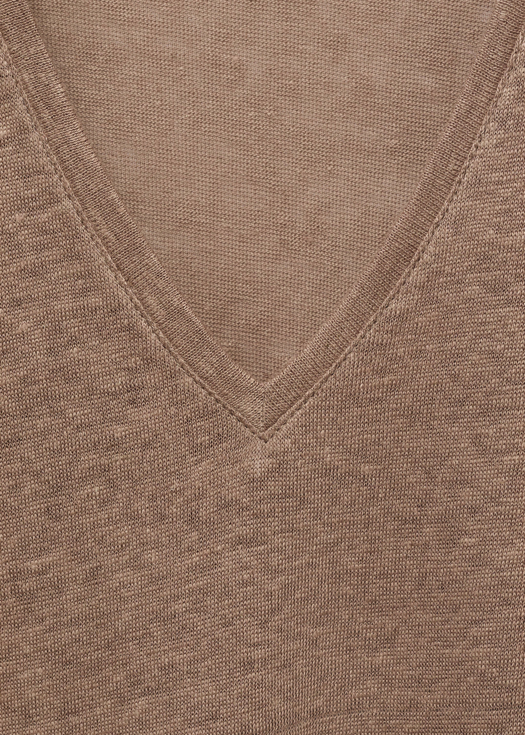 V-neck linen t-shirt - Details of the article 8