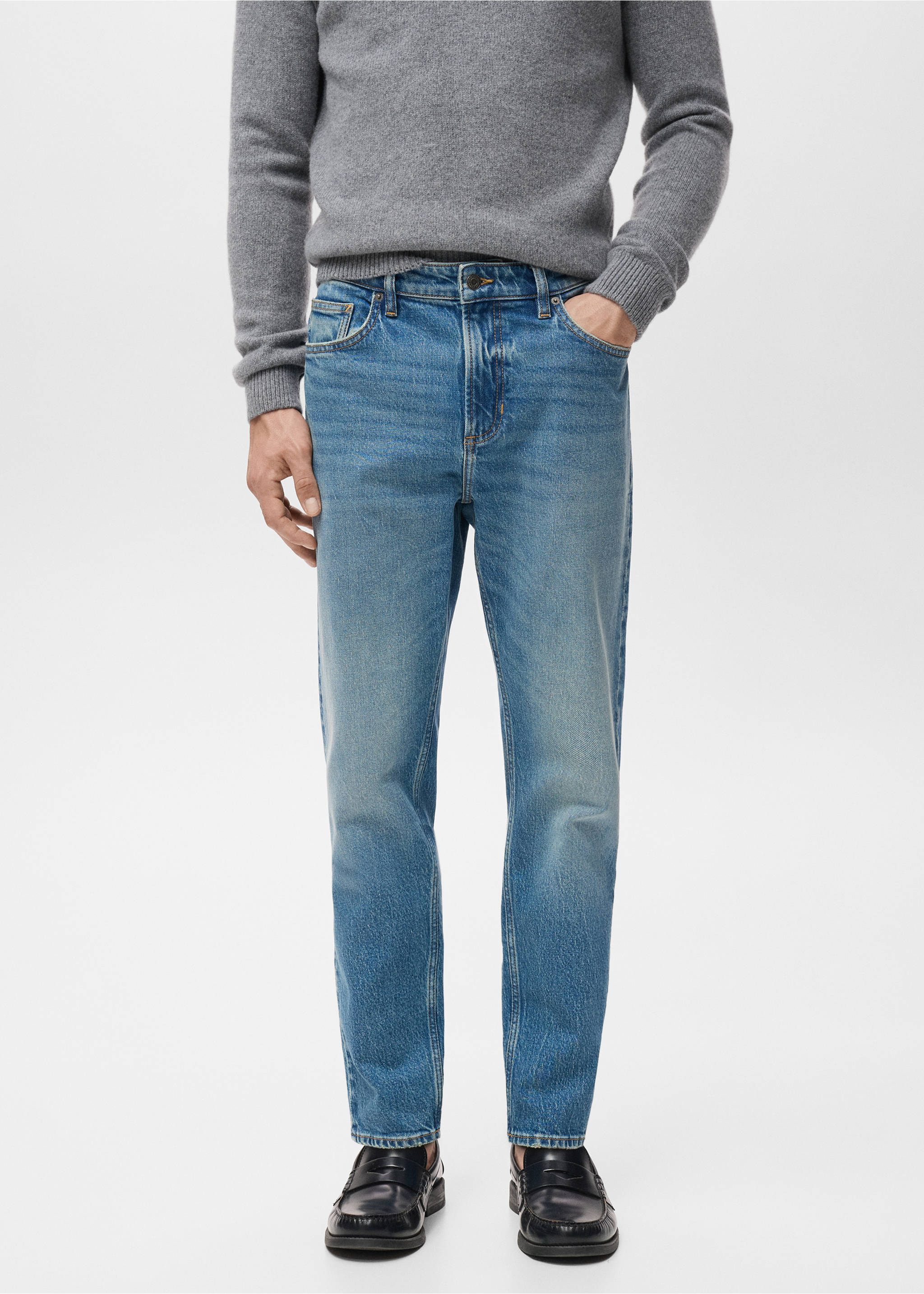 Ben Jeans im Cropped Tapered Fit - Mittlere Ansicht, Mittelblau. Ref: 17041221-00.