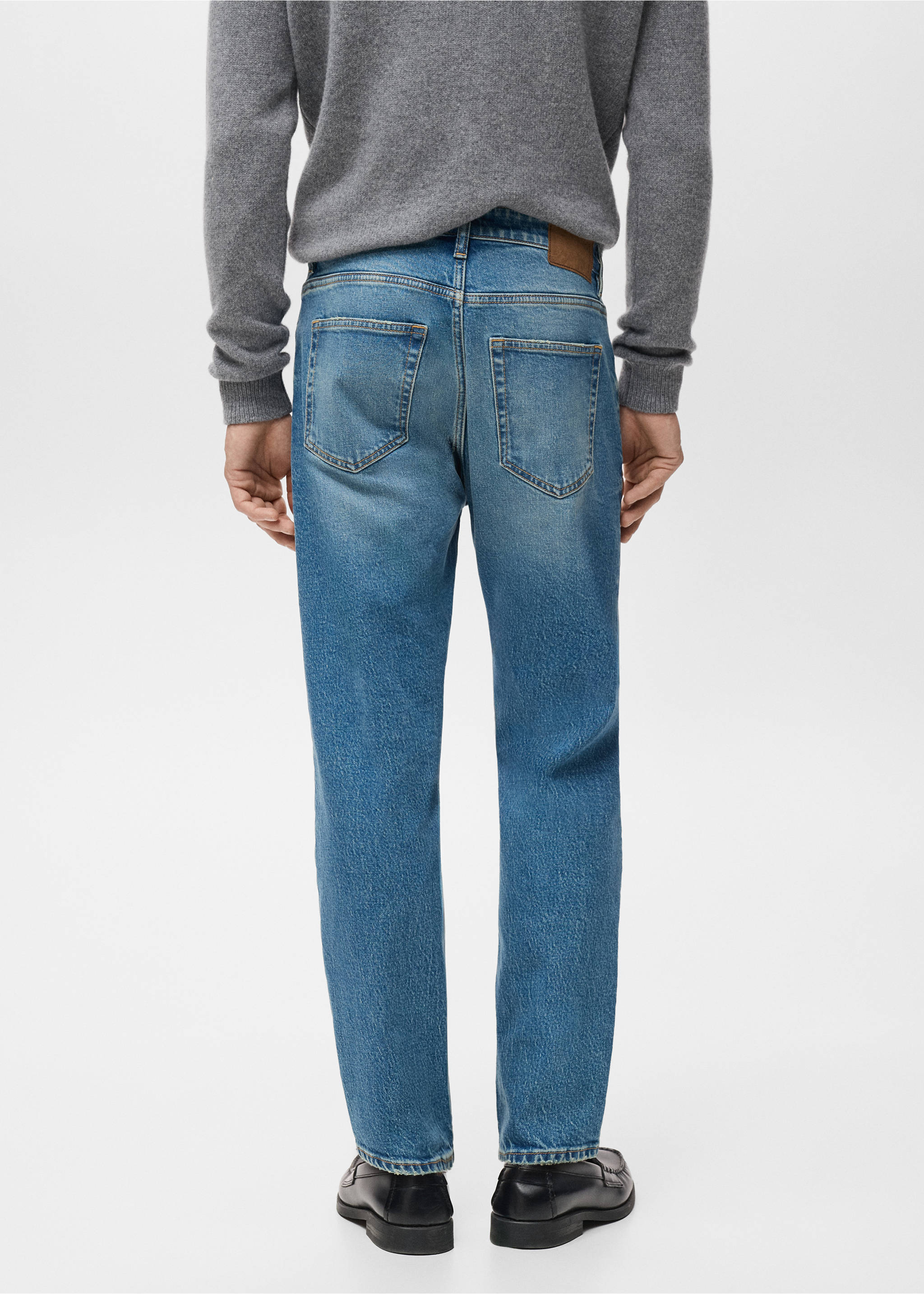Ben Jeans im Cropped Tapered Fit - Rückseite des Artikels, Mittelblau. Ref: 17041221-00.