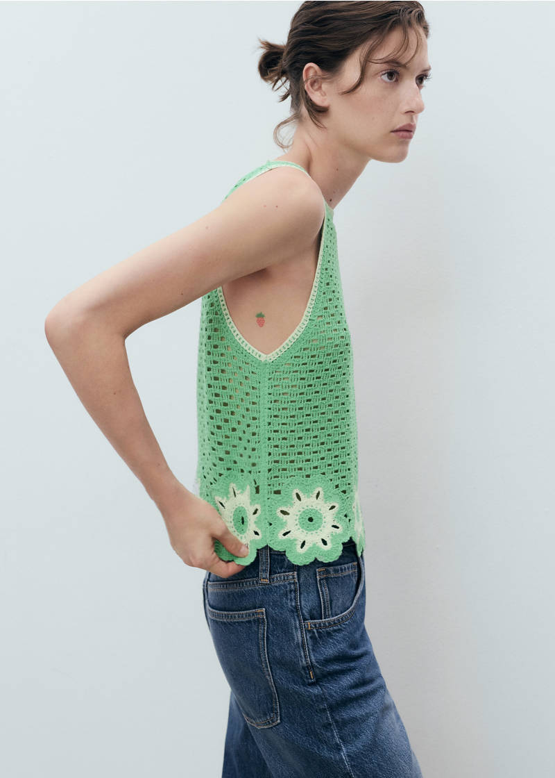 Crochet top with floral finishes - Pastel Green