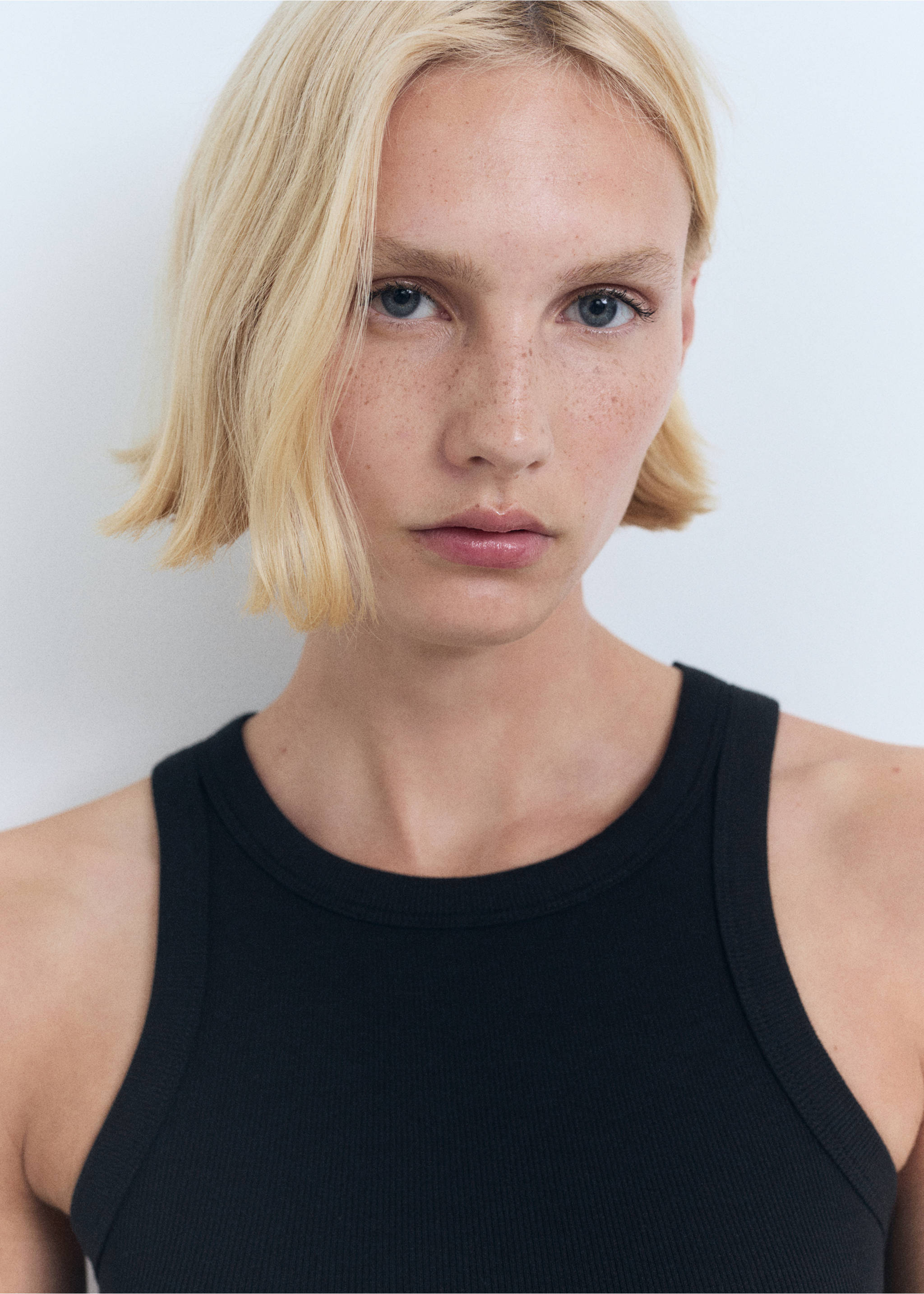 Geripptes Top aus Baumwoll-Mix - Detail des Artikels 1, Schwarz. Ref: 17041240-00.