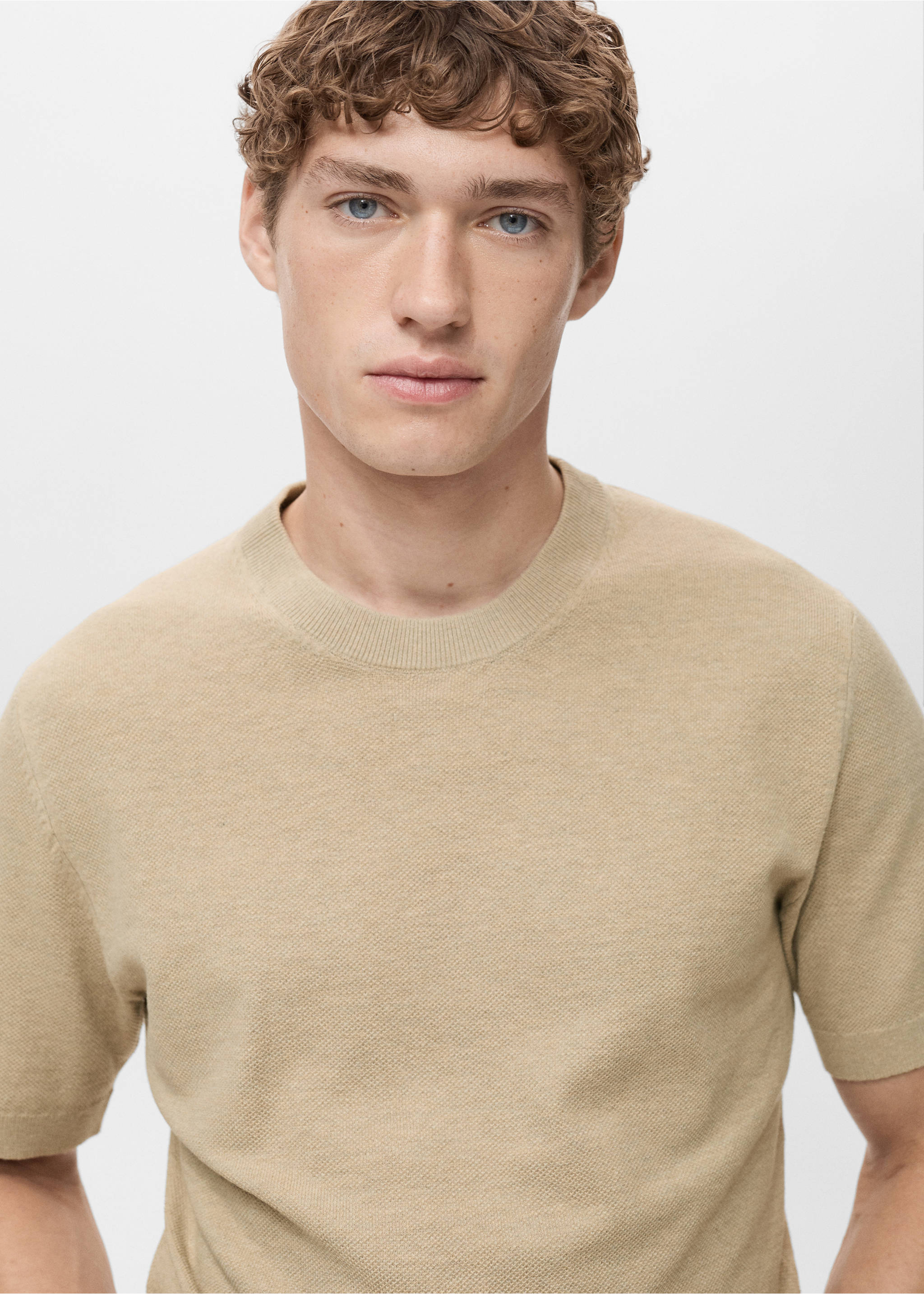 Cotton fine-knit t-shirt - Details of the article 1, Beige. Ref: 17041247-00.