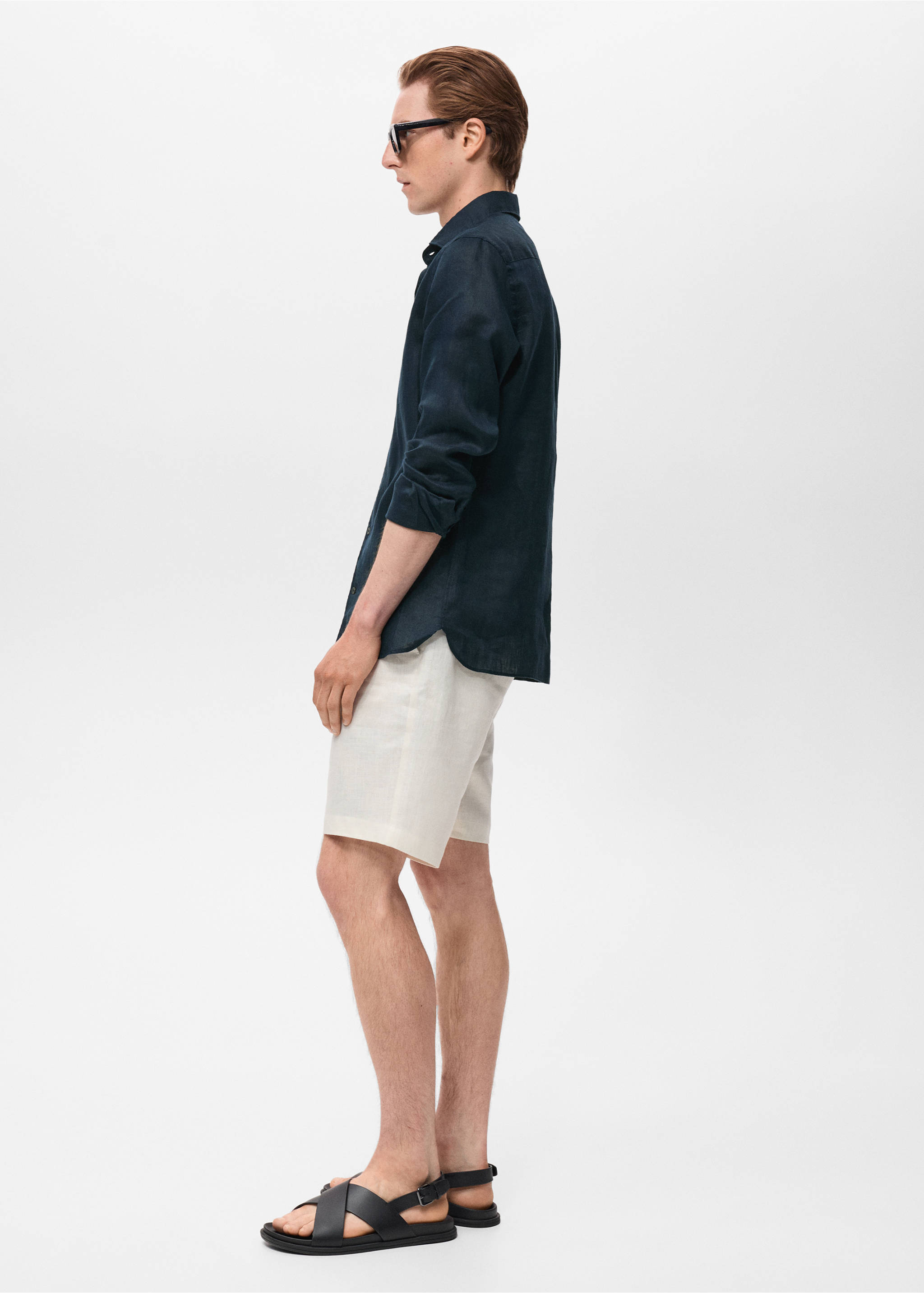 100% linen slim-fit shirt - Details of the article 2, Dark Navy. Ref: 17041248-00.