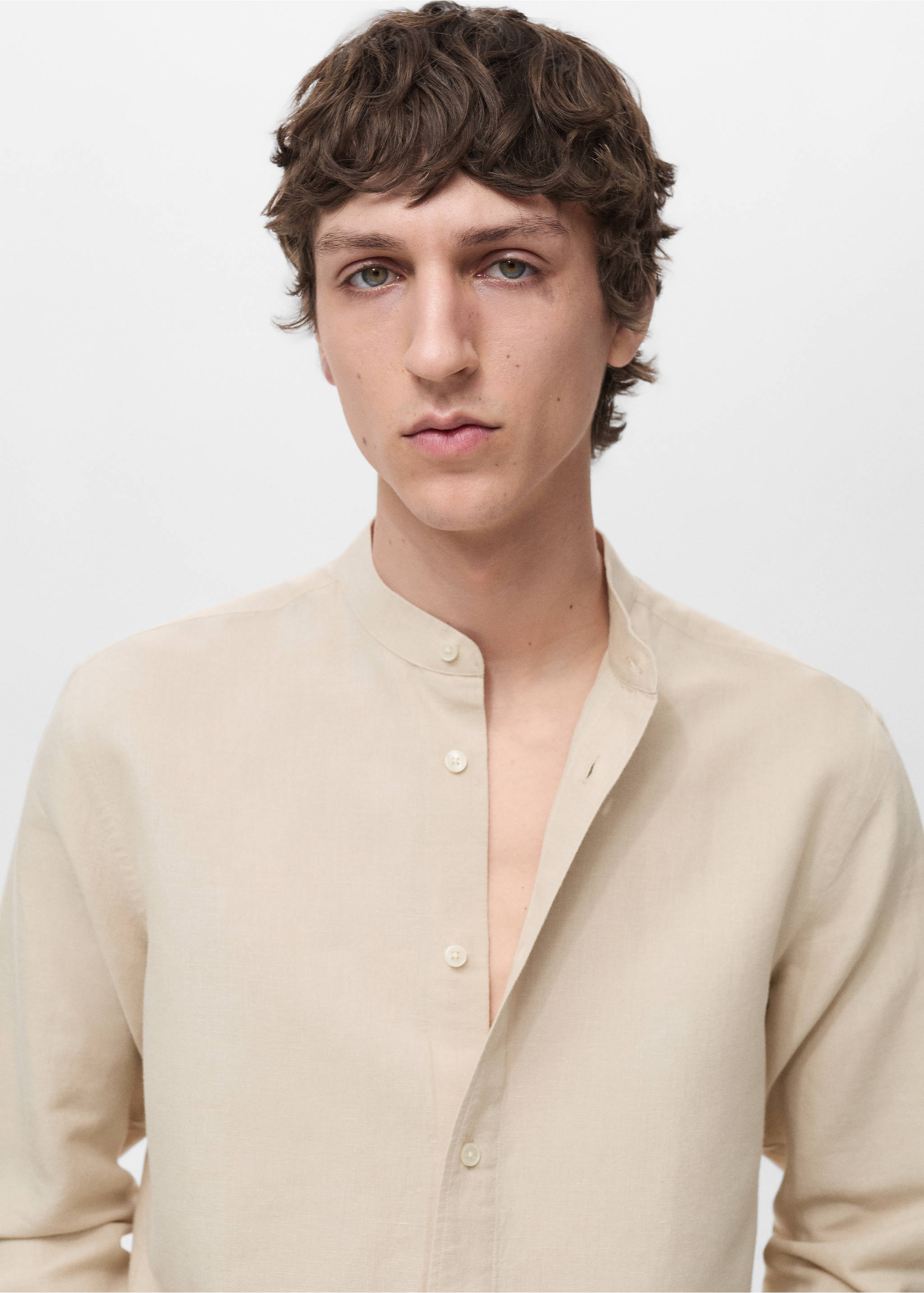 Mao collar linen shirt - Details of the article 1, Sand. Ref: 17041249-00.