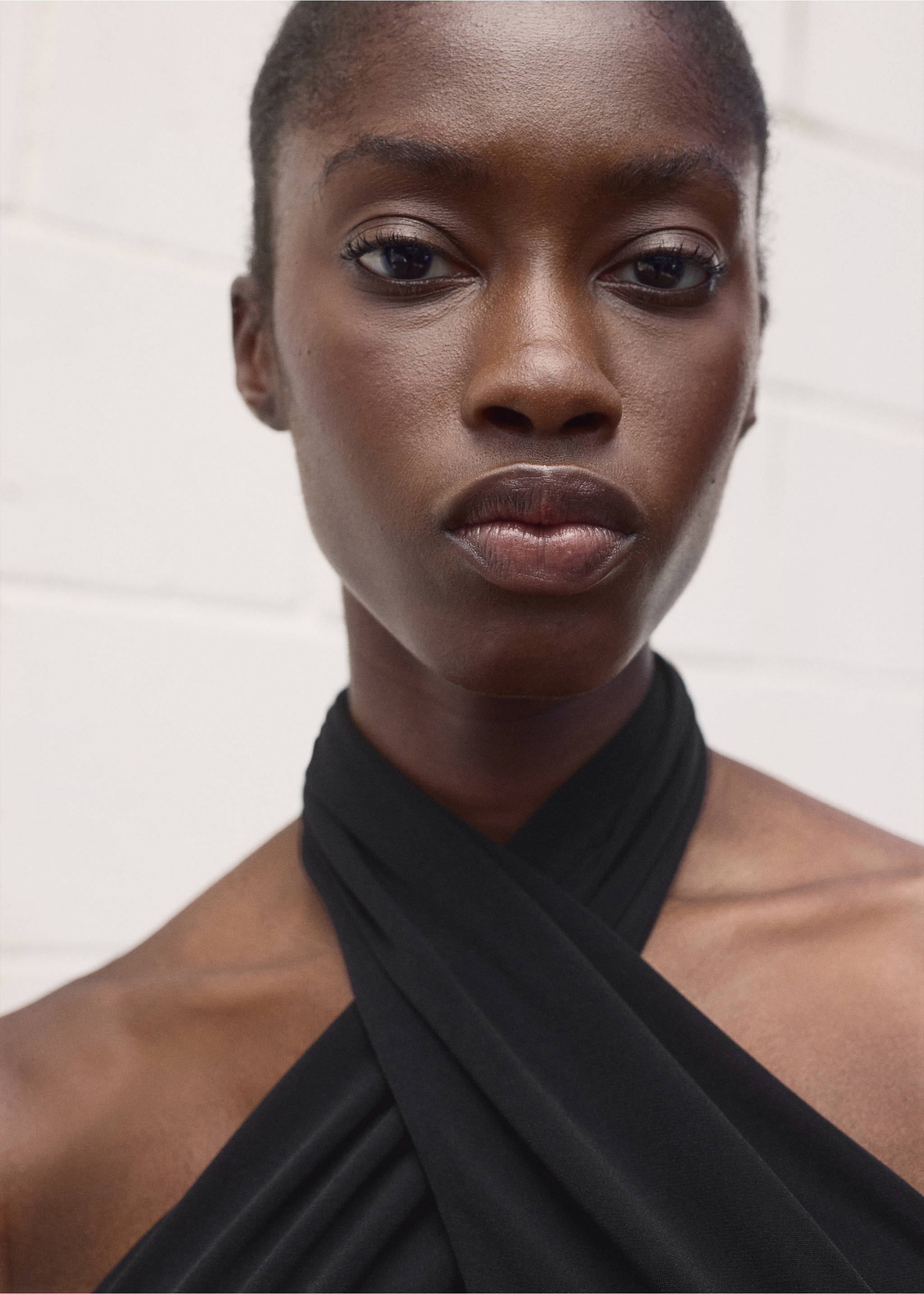Crossed halter top - Details of the article 1, Black. Ref: 17041261-00.