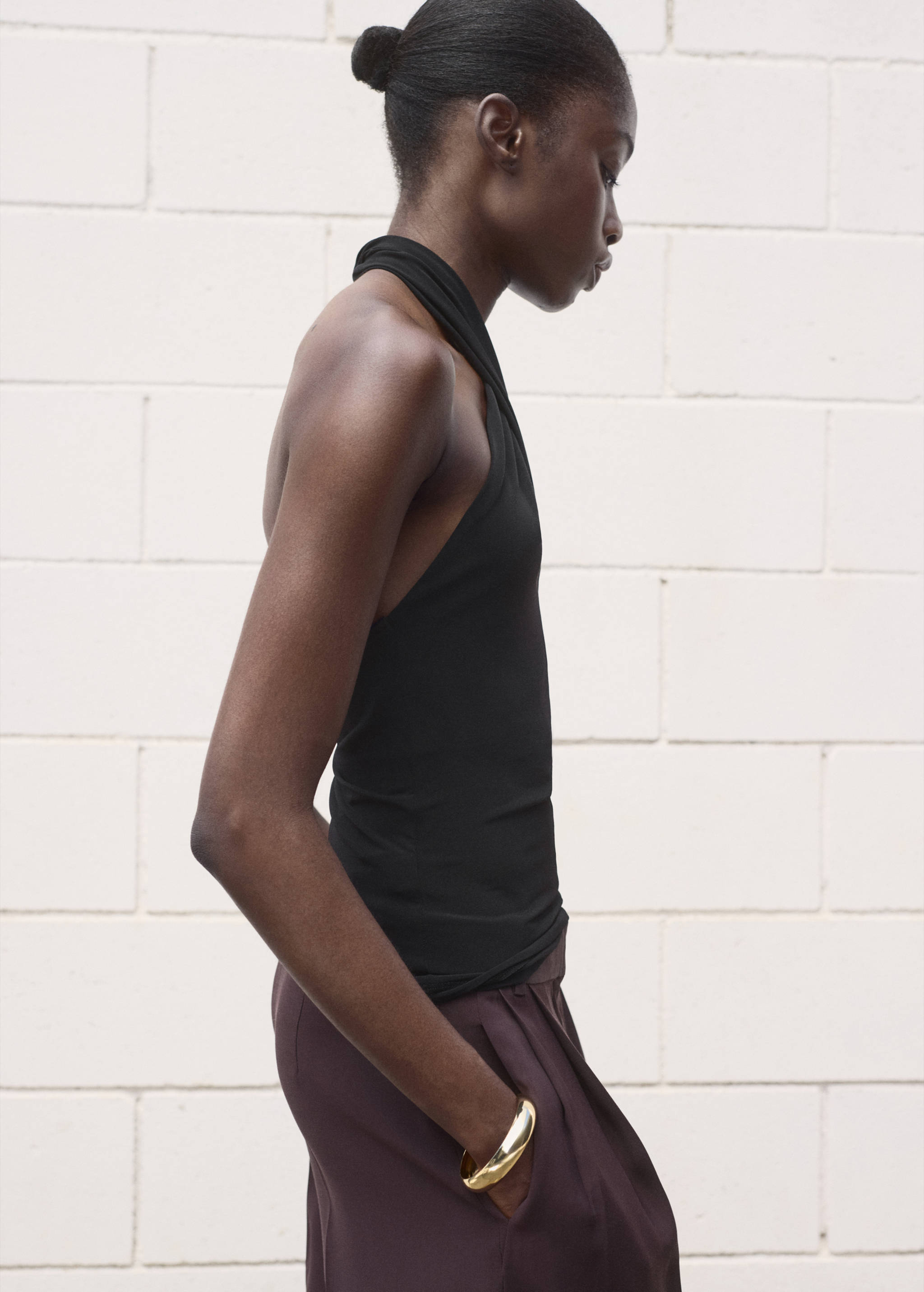 Crossed halter top - Details of the article 4