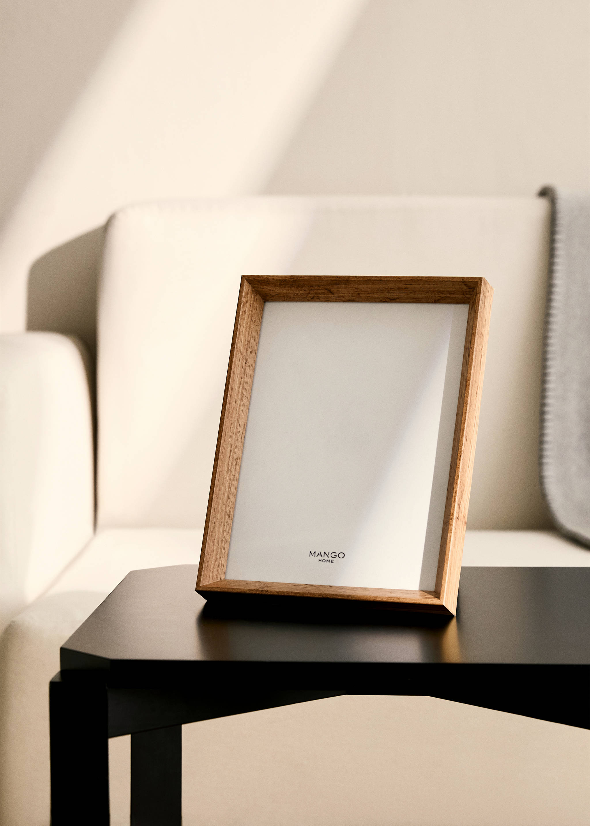 Large bevelled wood frame - General plane
