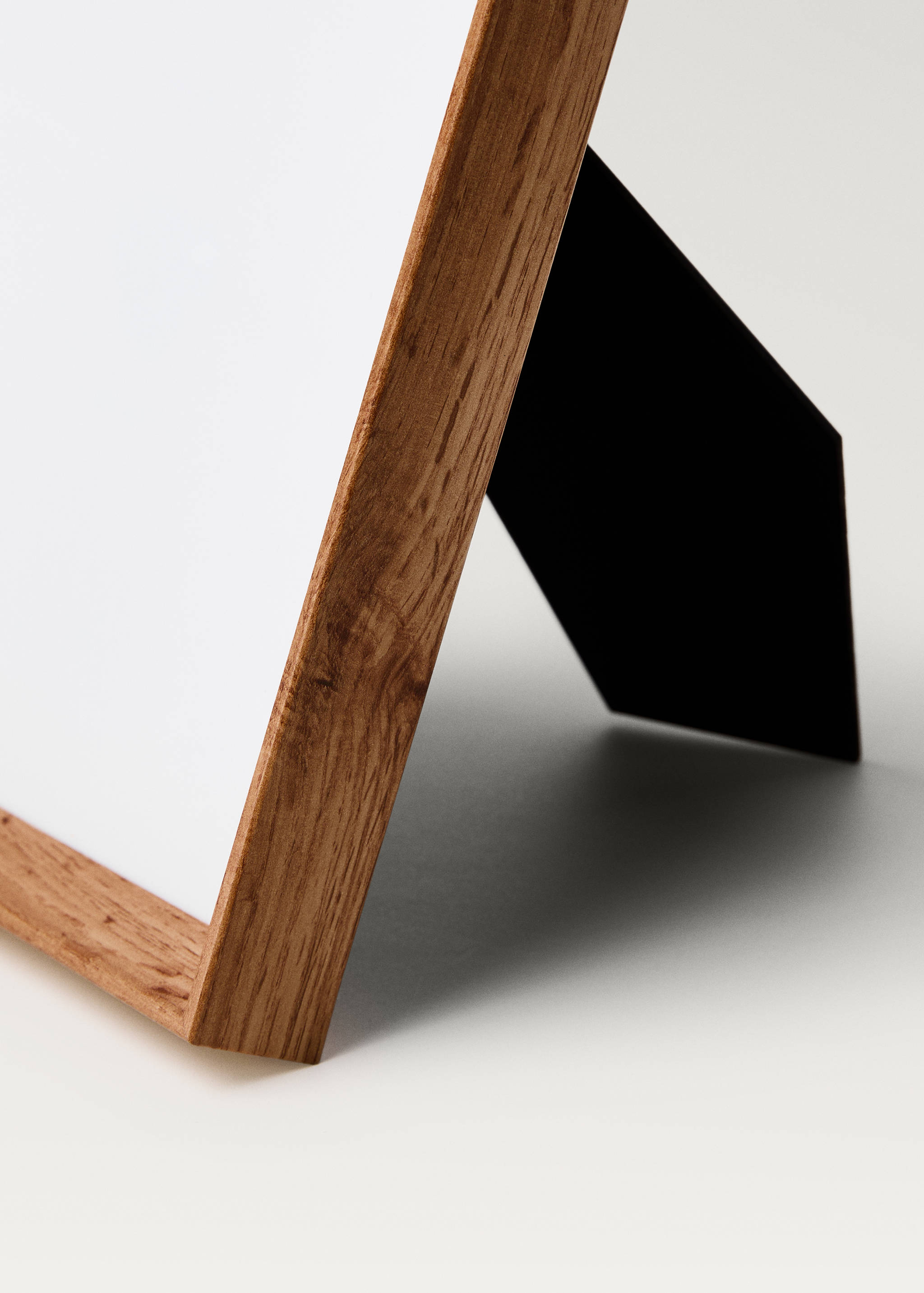 Large bevelled wood frame - Details of the article 2