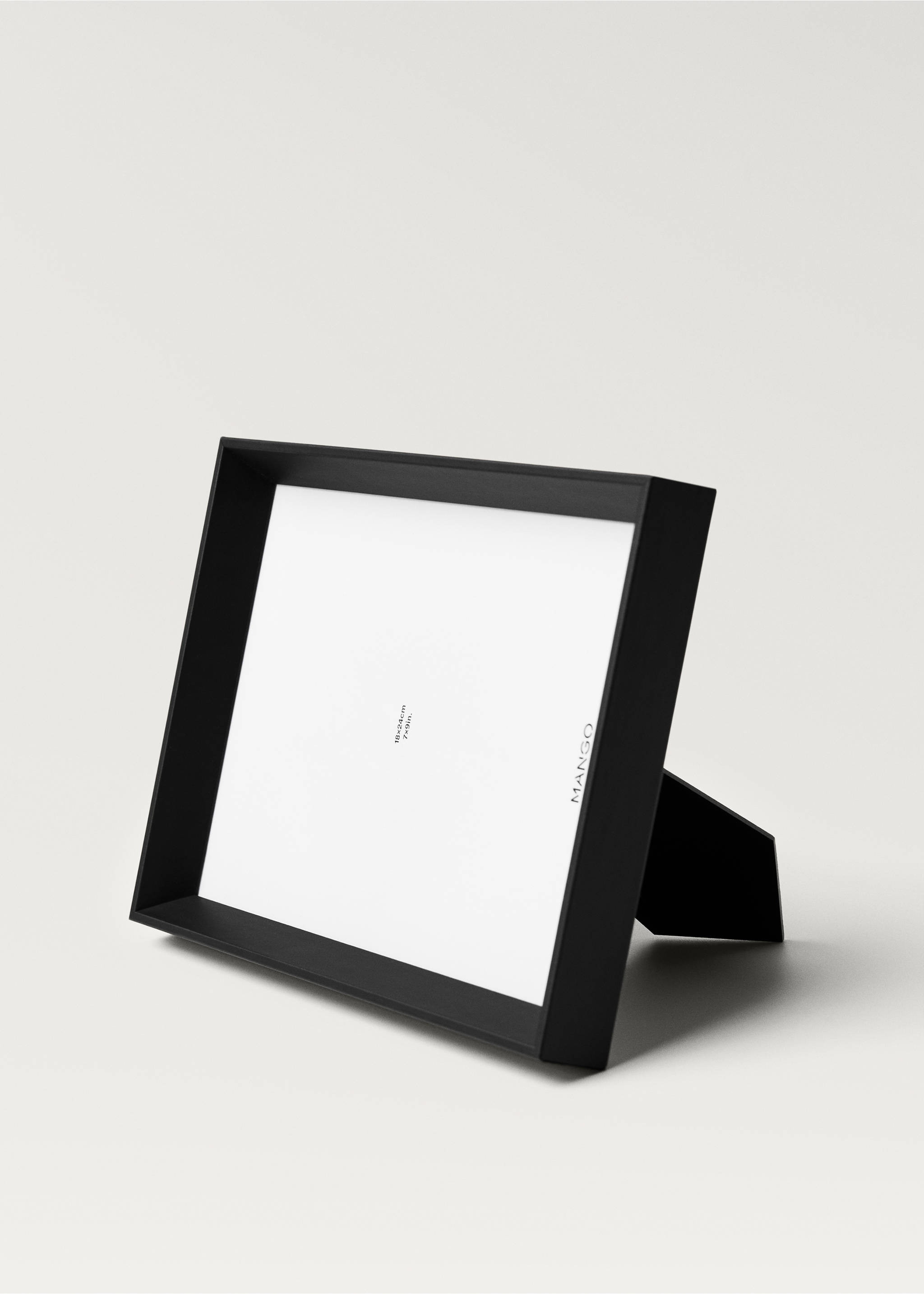 Large bevelled wood frame - Details of the article 2, Black. Ref: 17041262-00.