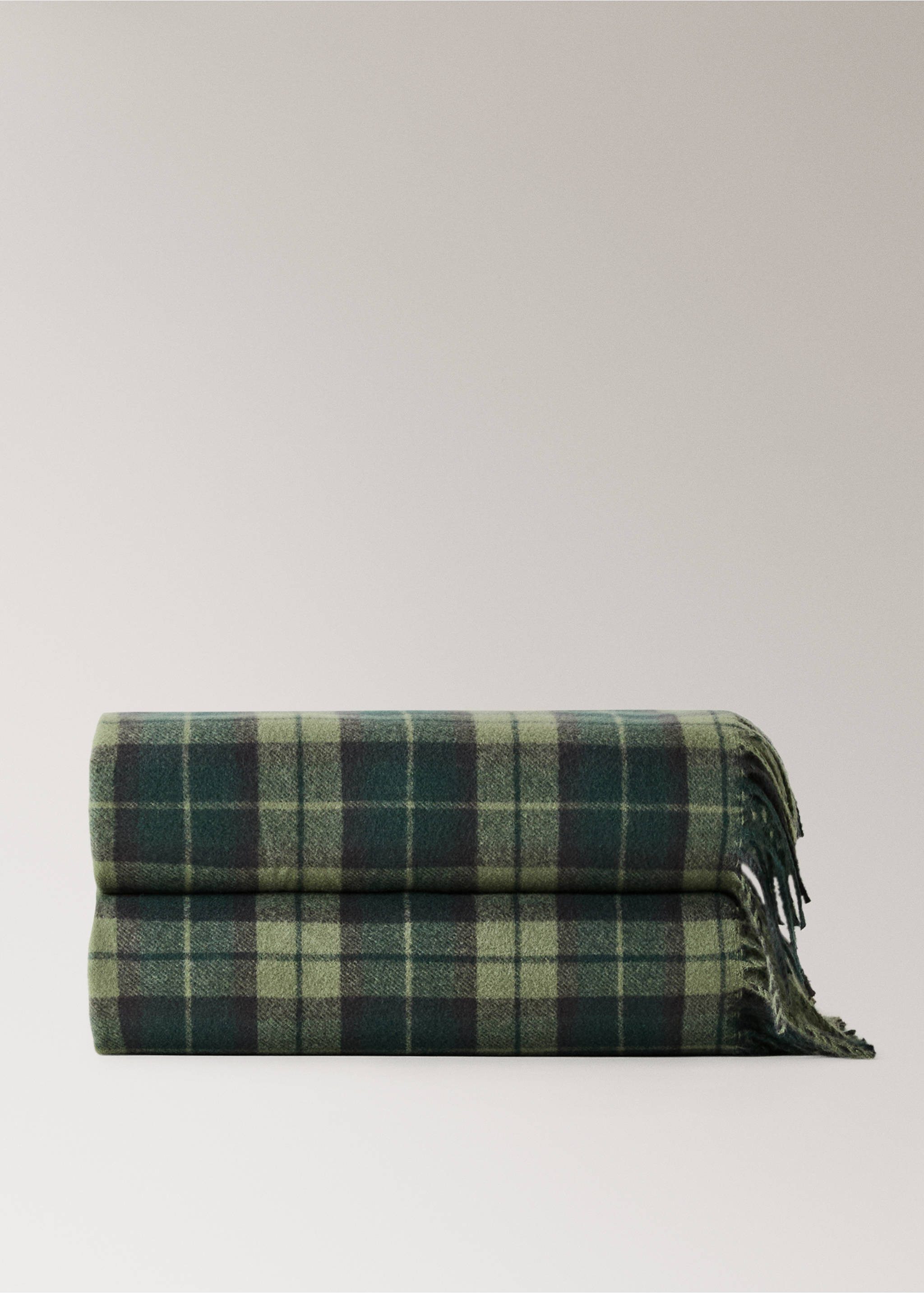 Fringed blanket with check design - Article without model, Green. Ref: 17041269-00.