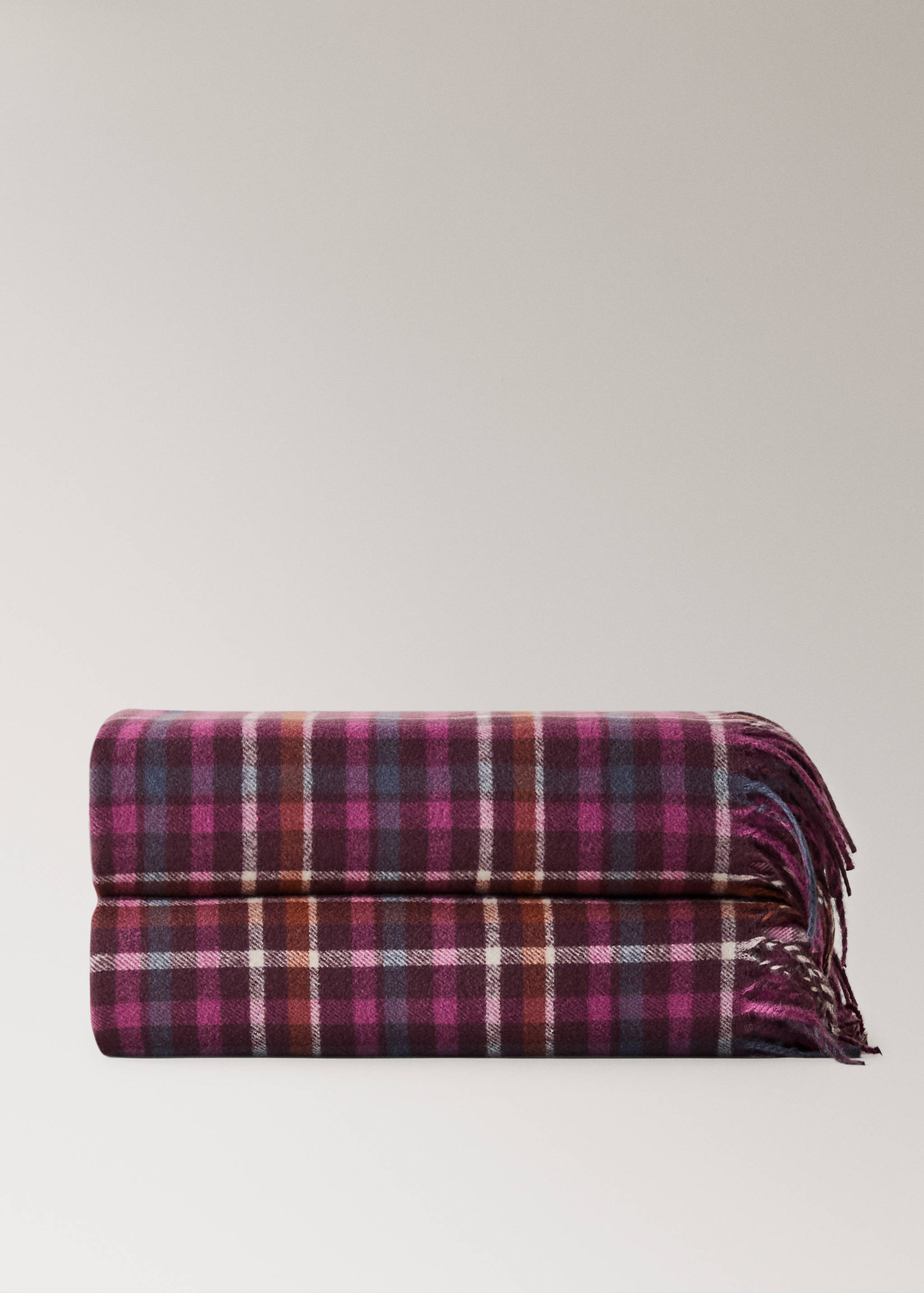 Fringed blanket with check design - Article without model