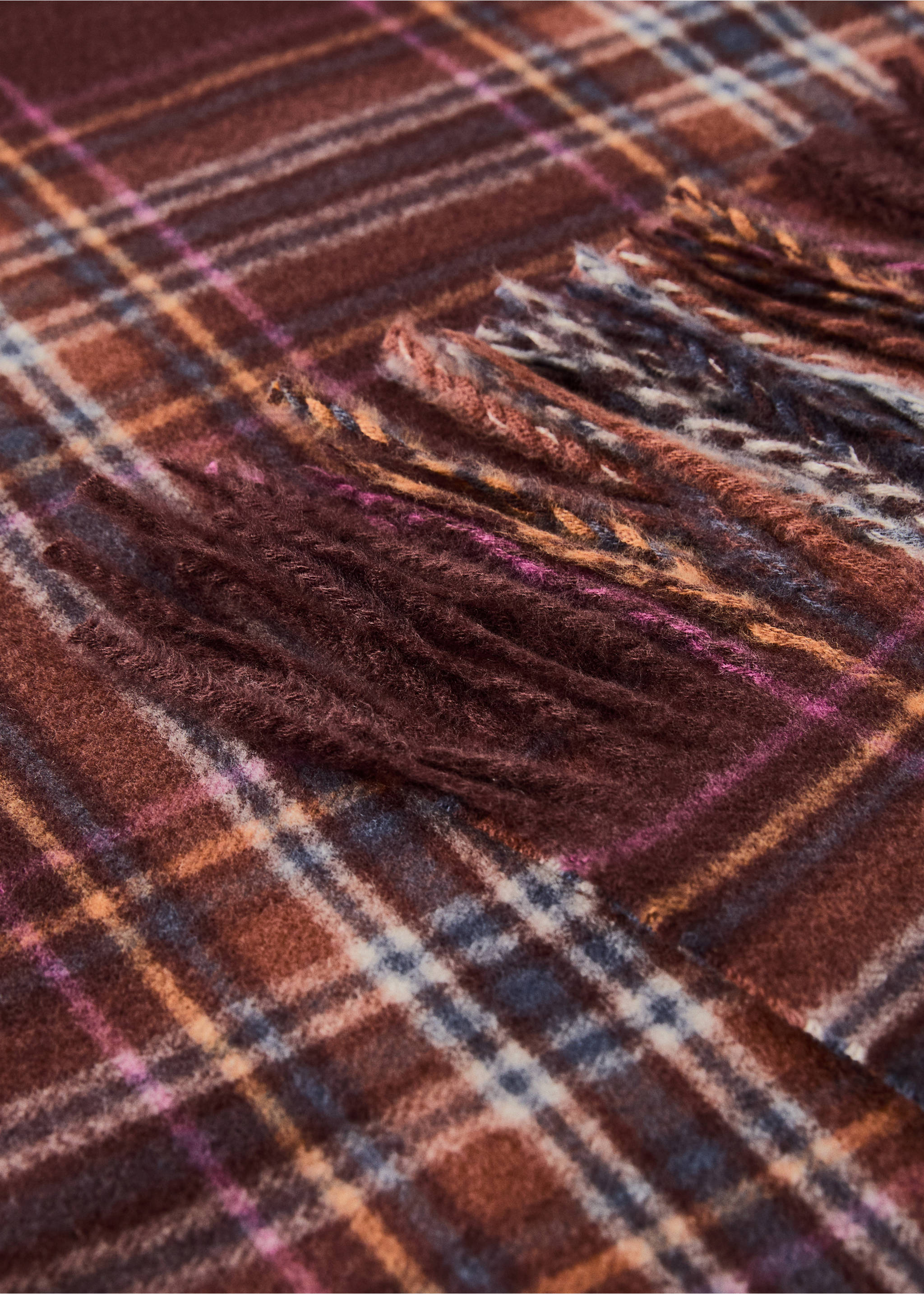 Fringed blanket with check design - Details of the article 1, Russet. Ref: 17041269-00.