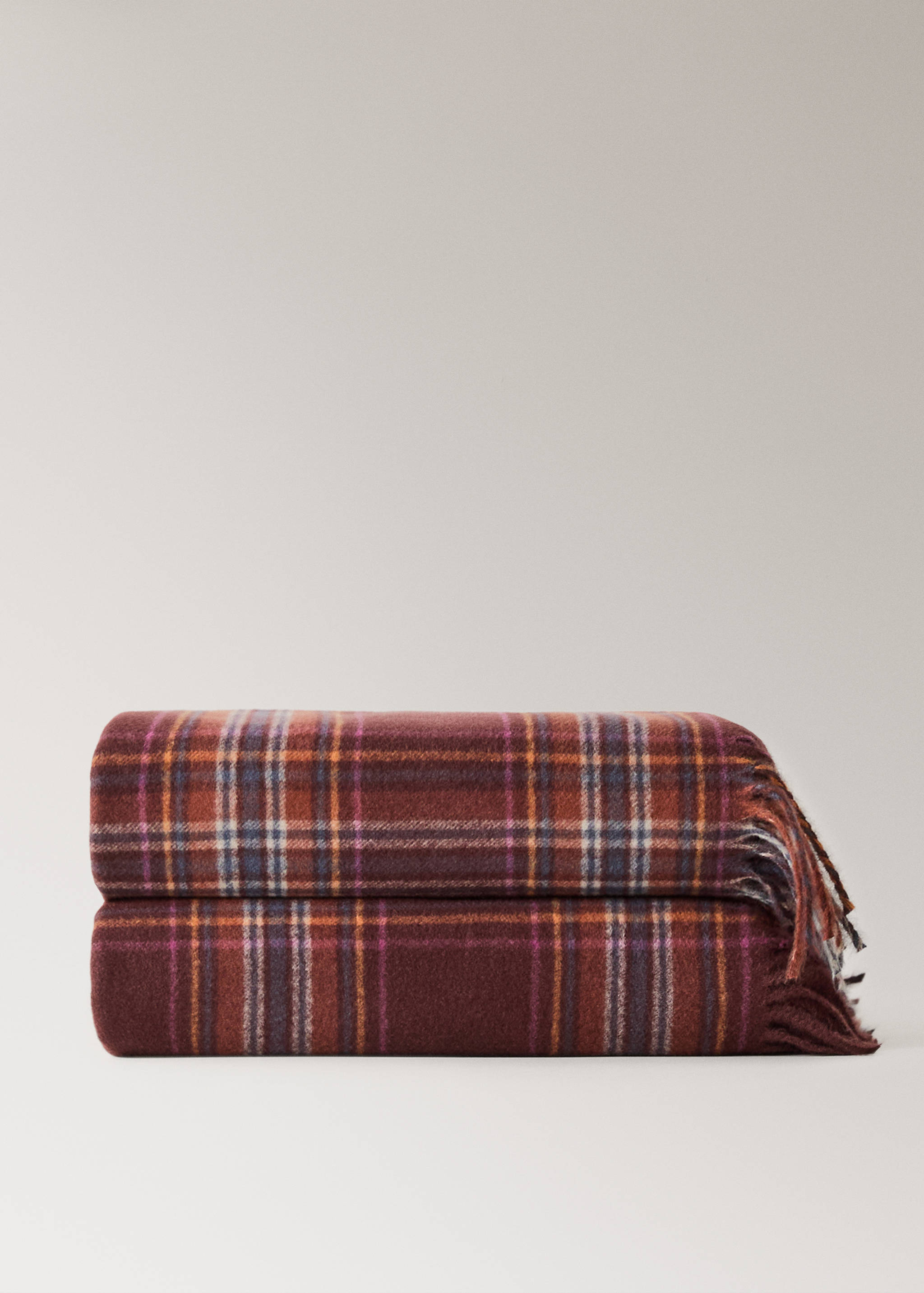 Fringed blanket with check design - Article without model