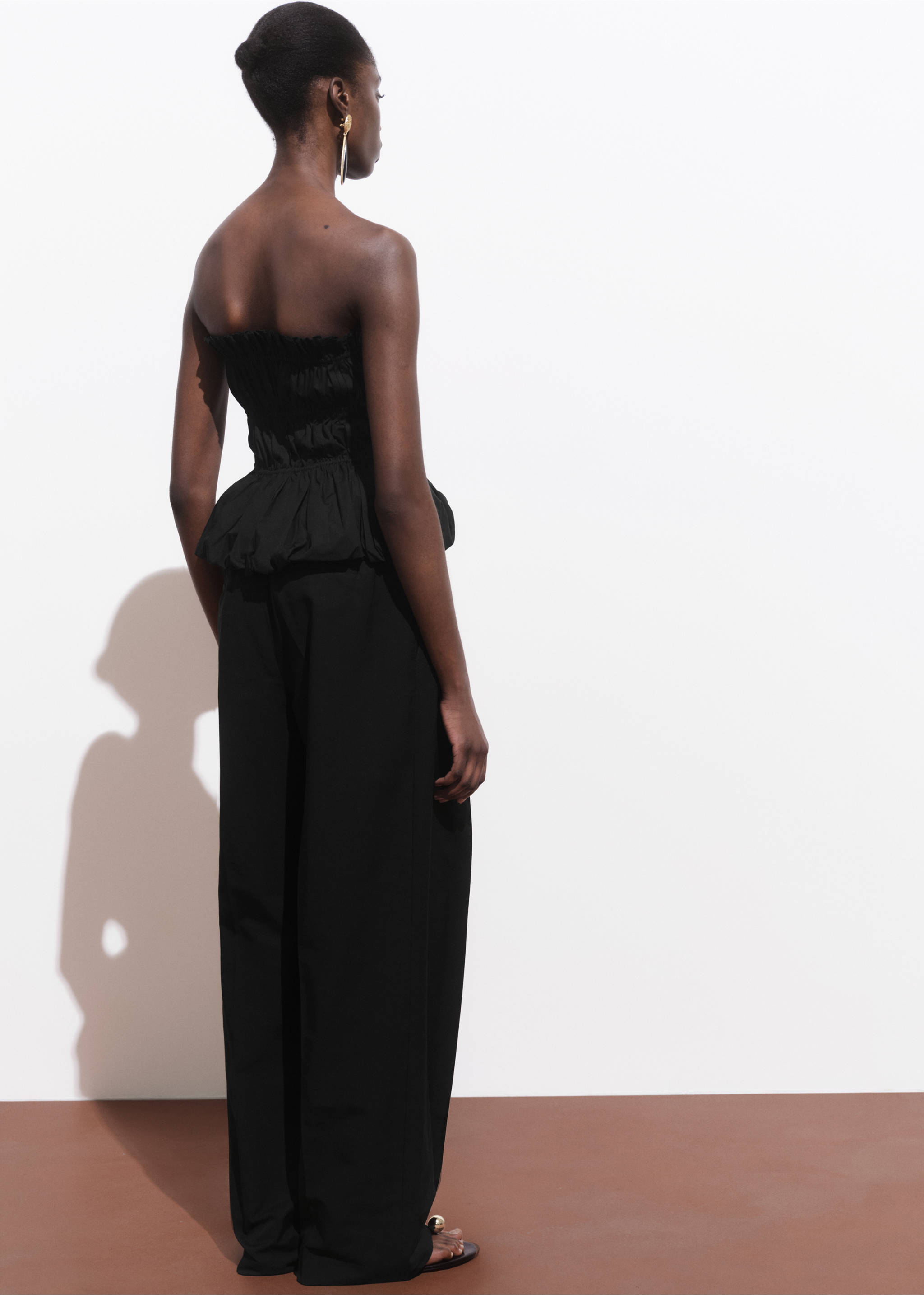 Straight-leg cotton pleated trousers - Reverse of the article, Black. Ref: 17041274-00.