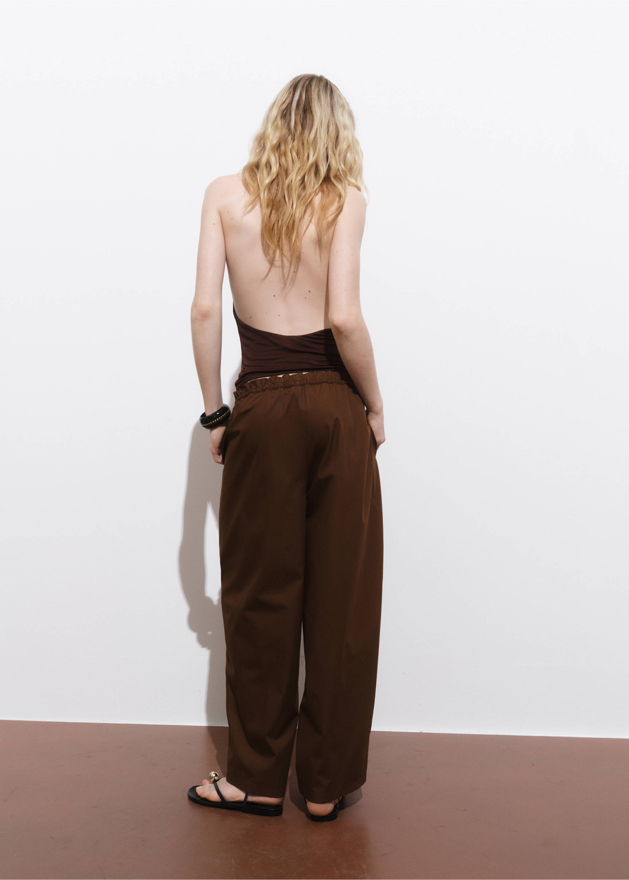 Paperbag trousers with bow - Reverse of the article, Brown. Ref: 17041281-00.