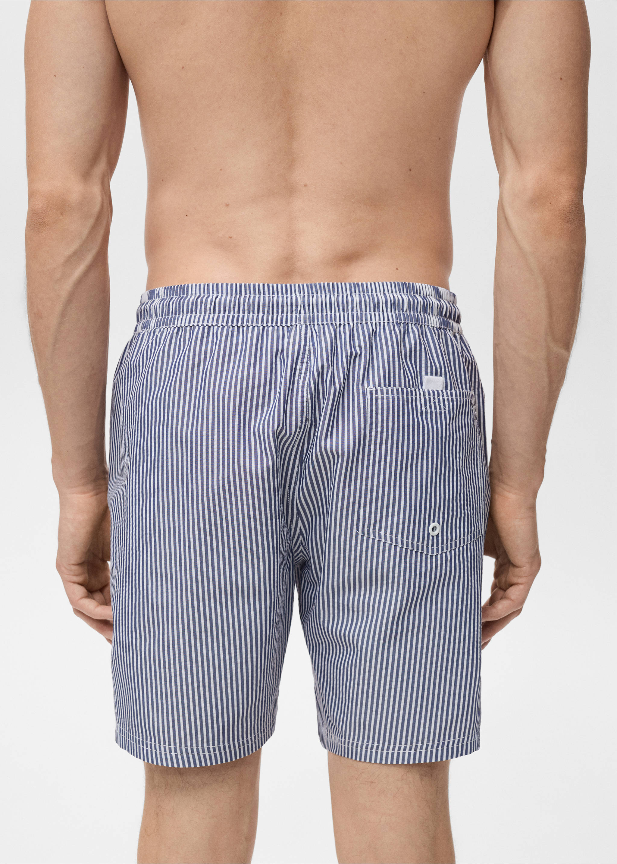 Badeshorts mit Seersucker-Effekt - Detail des Artikels 6, Dunkles Marineblau. Ref: 17041290-00.