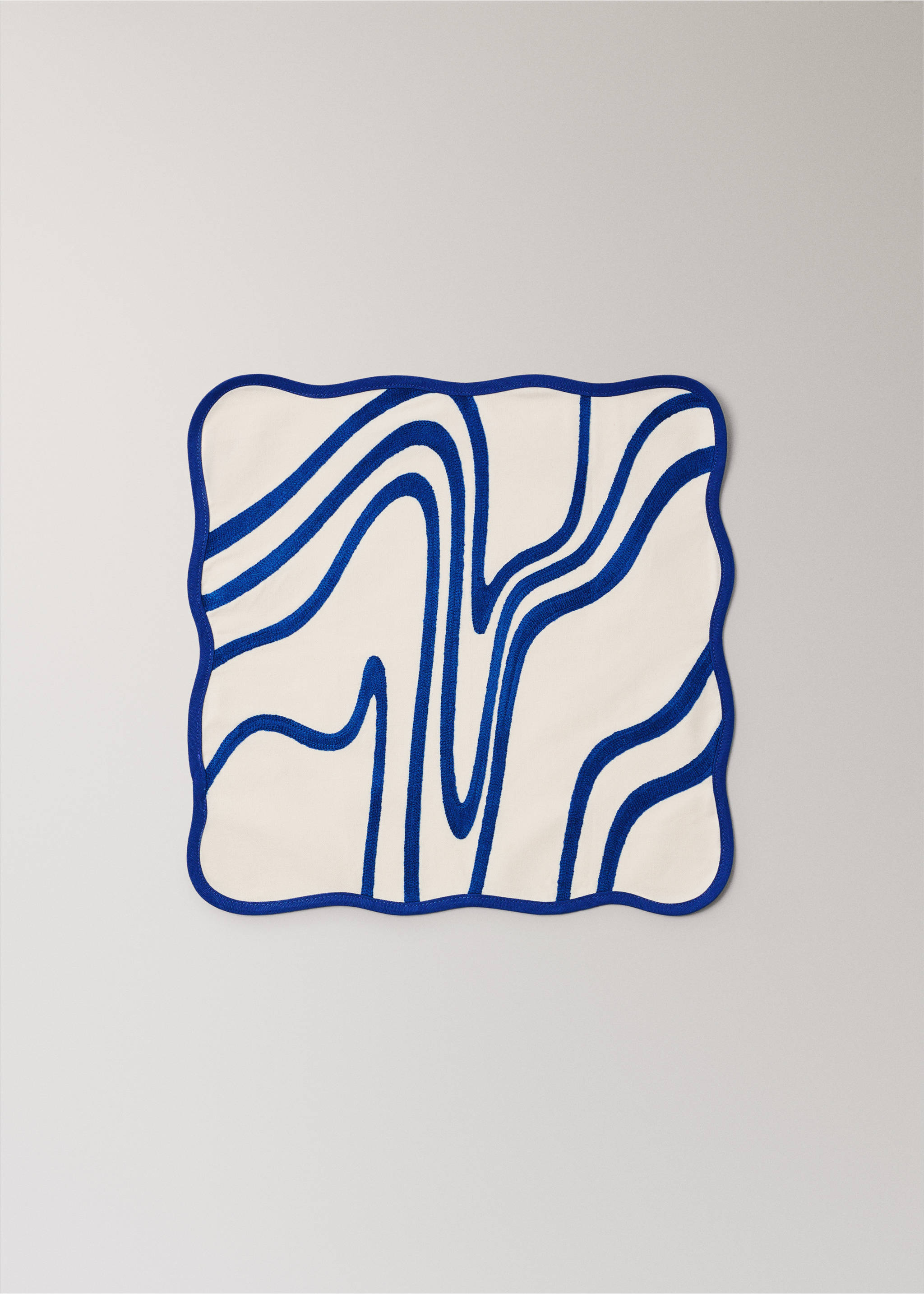 Embroidered cotton napkin with waves - Article without model, Blue. Ref: 17041291-00.
