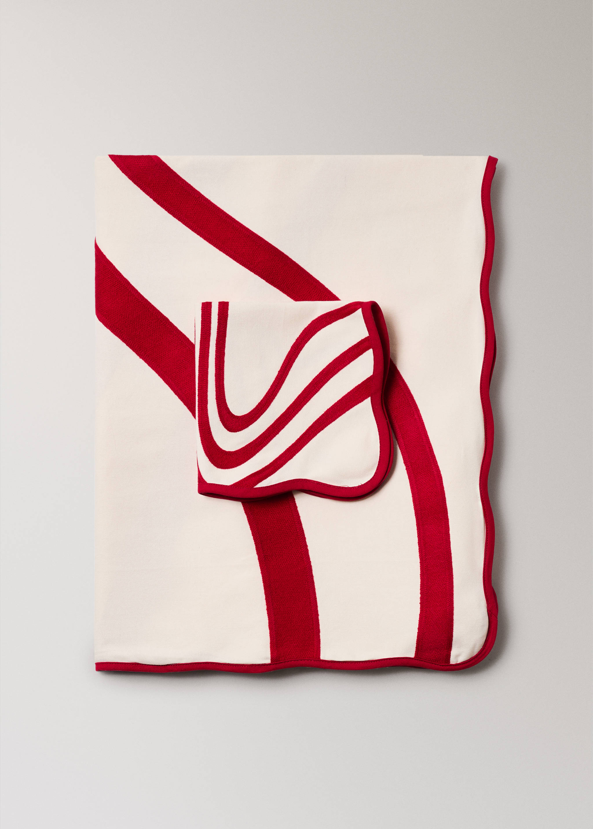 Embroidered cotton napkin with waves - Details of the article 3
