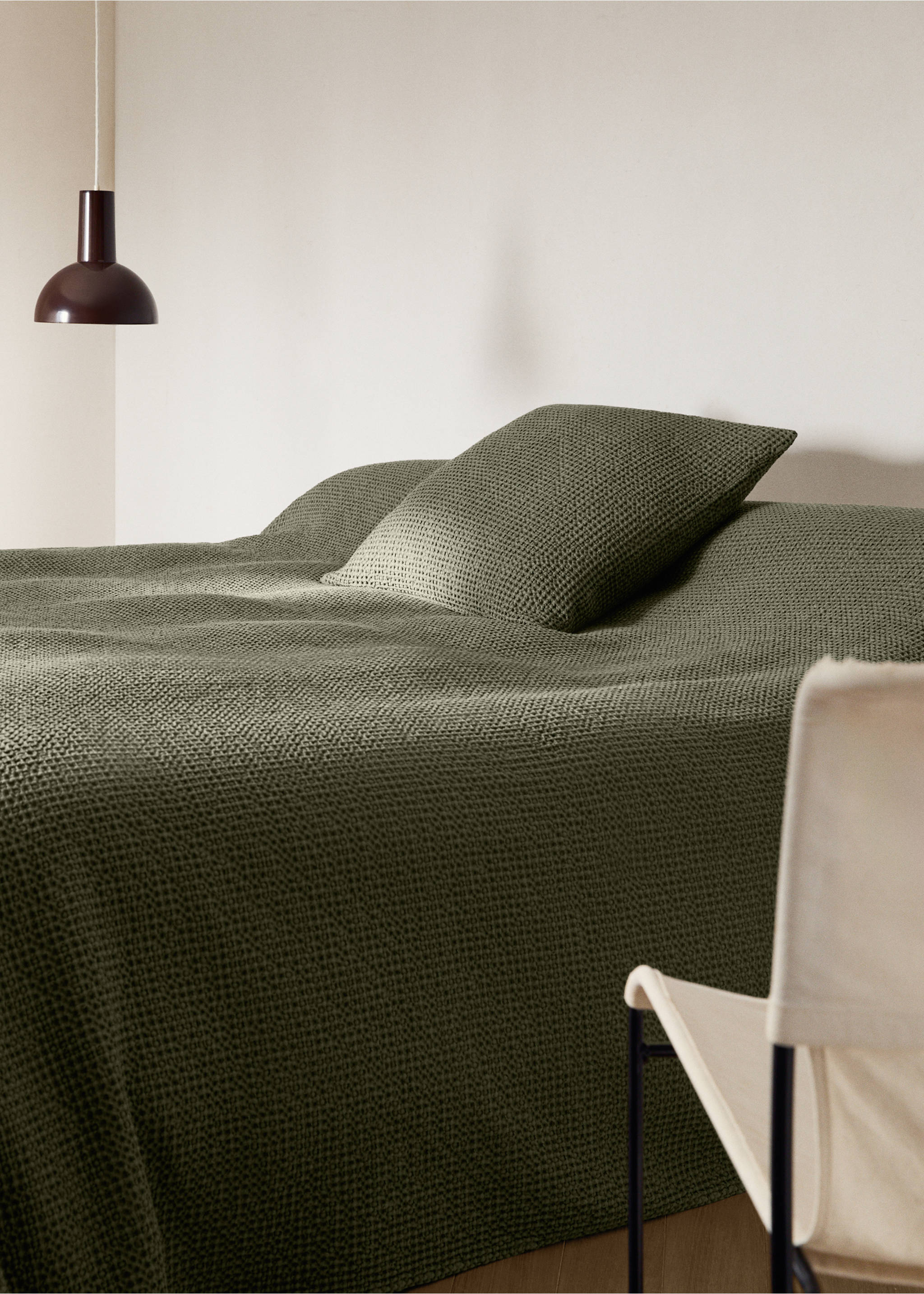 Cotton waffle garment-dyed bedspread for 180/200 cm bed - Details of the article 7, Medium Green. Ref: 17041534-00.