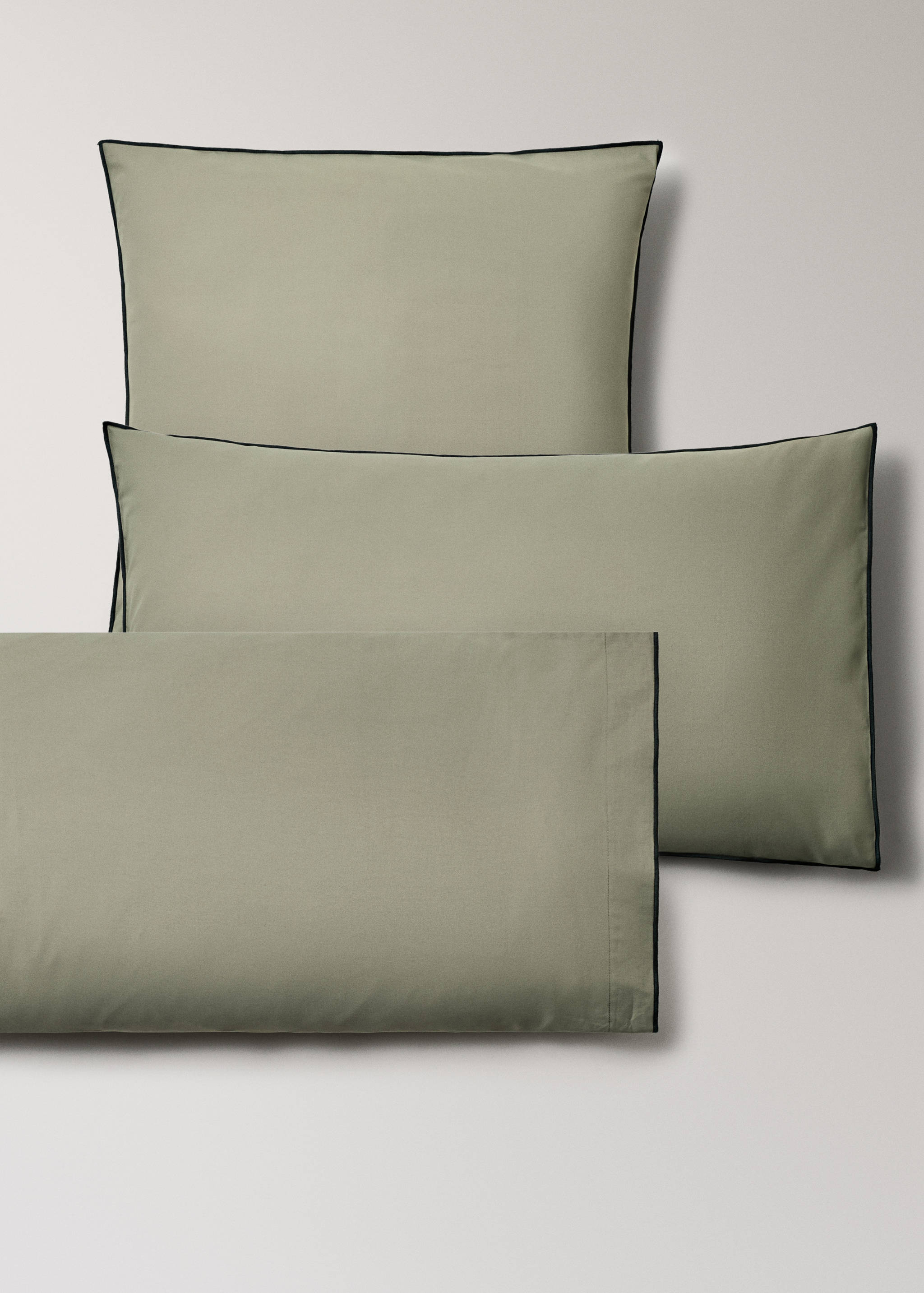 Two 200-thread count percale cotton pillowcases with contrasting overlock 60x60 cm - Details of the article 4