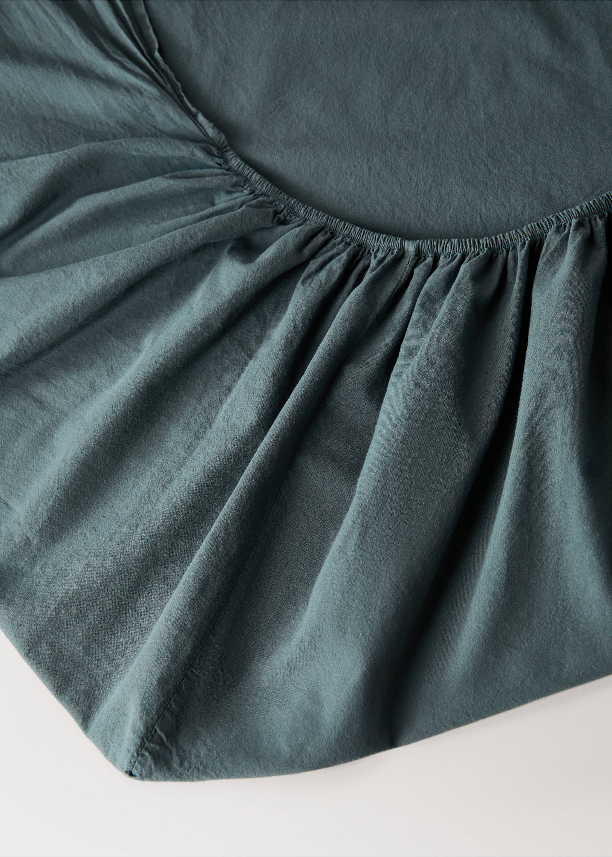 Washed cotton fitted sheet for 180 cm bed - Details of the article 1, Ink Blue. Ref: 17041578-00.