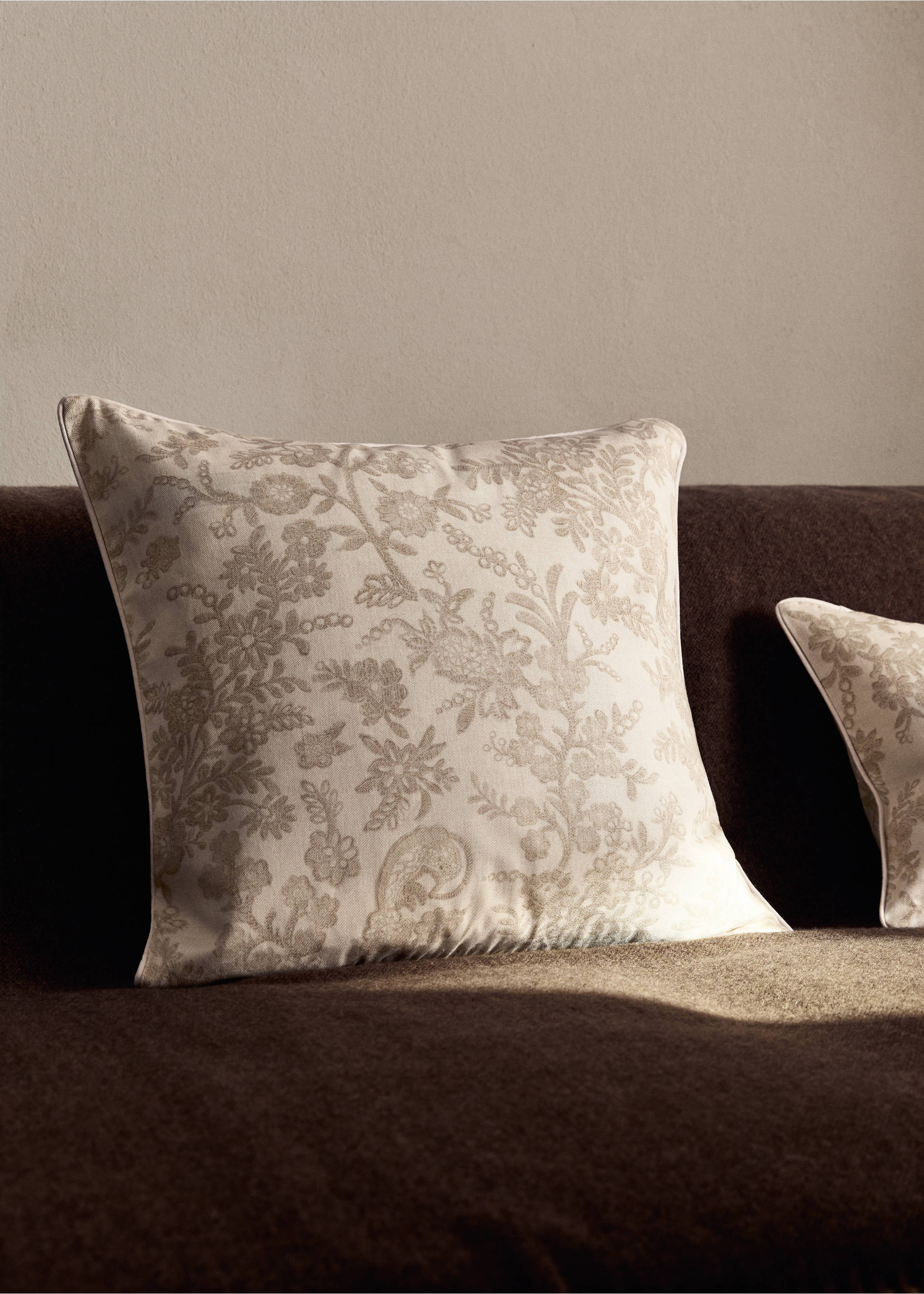 Floral-print cotton cushion cover 45x45cm - General plane, Vanilla. Ref: 17041586-00.