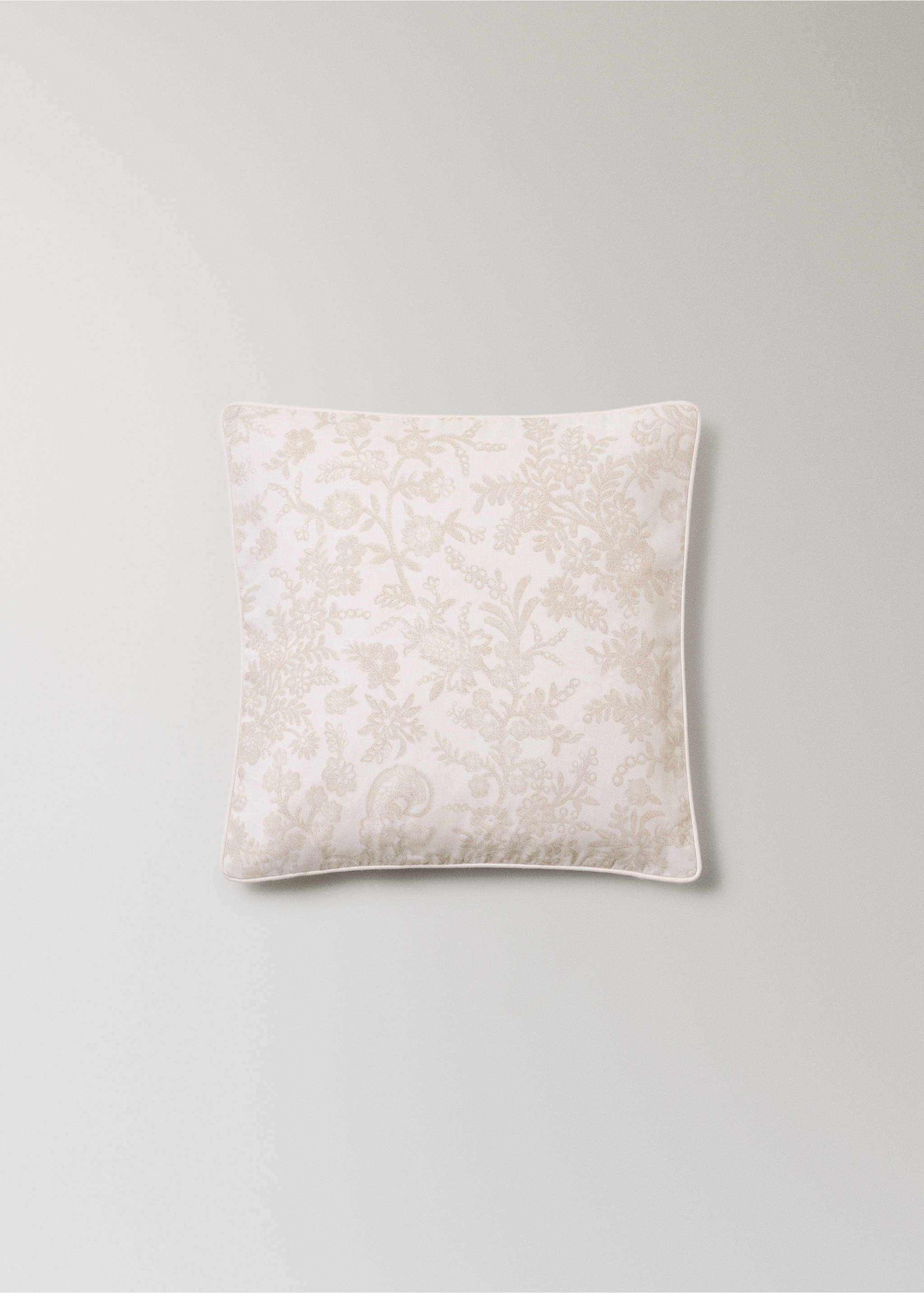 Floral-print cotton cushion cover 45x45cm - Article without model, Vanilla. Ref: 17041586-00.