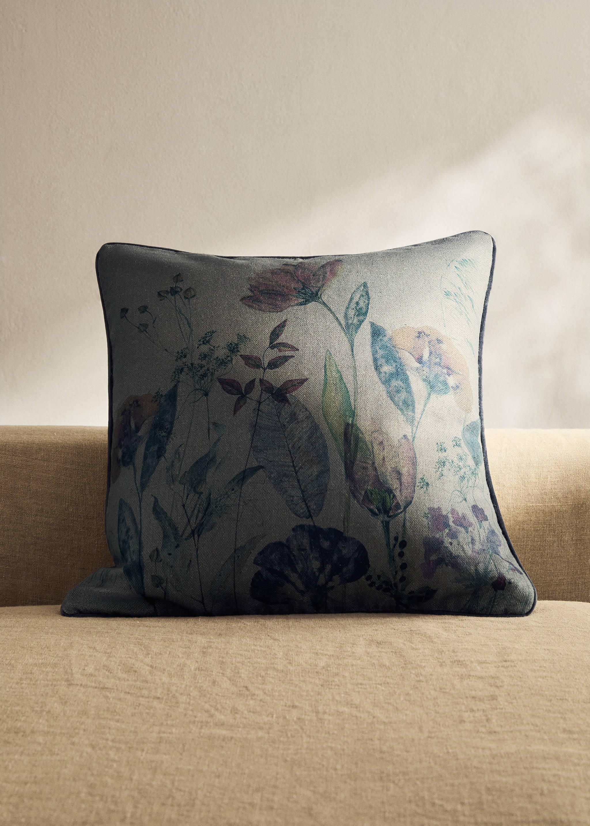 Λινή μαξιλαροθήκη με floral σχέδιο 50x50 εκ. - Γενικό πλάνο