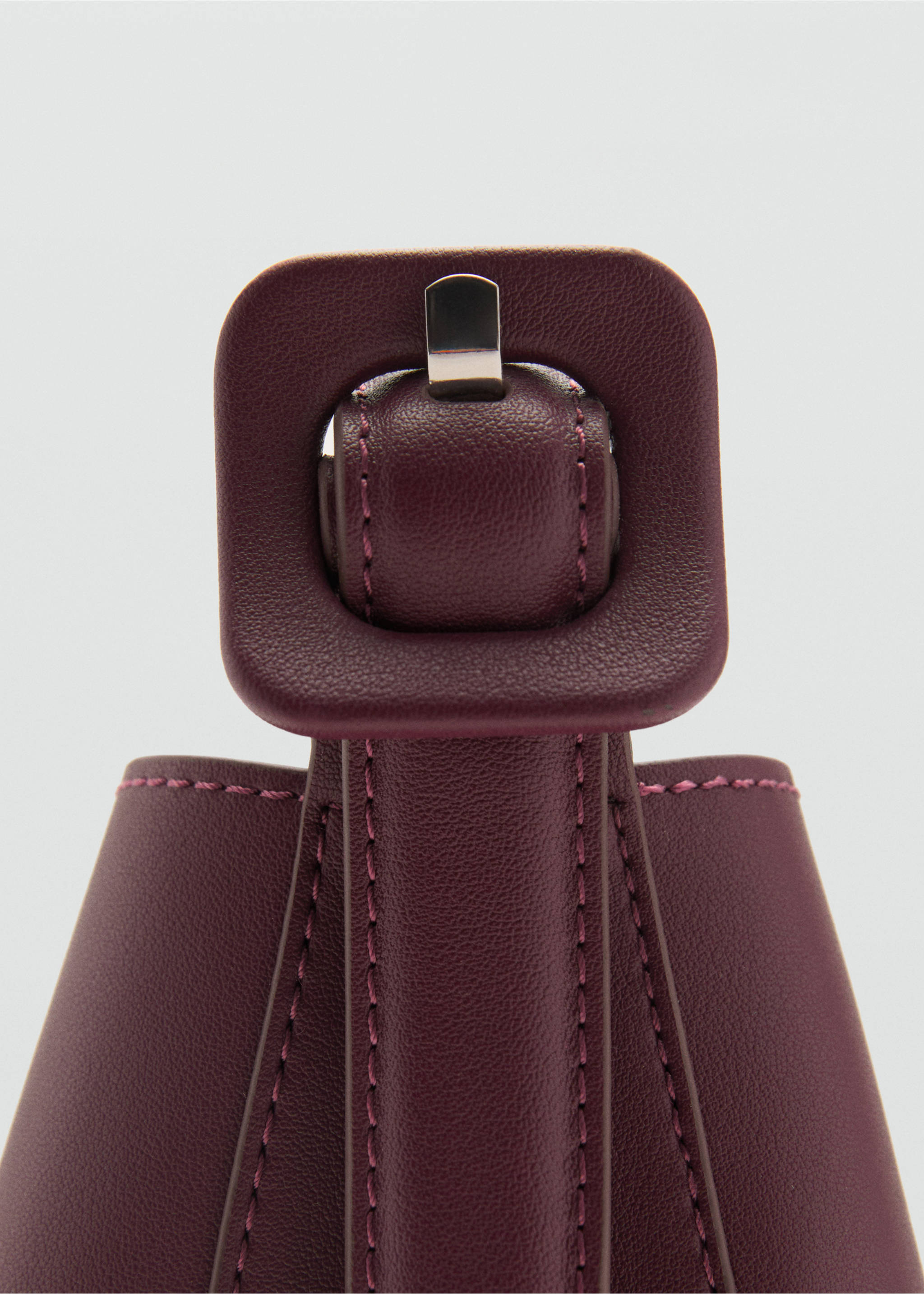 Mini shopper bag with buckle - Details of the article 3, Burgundy. Ref: 17042029-00.