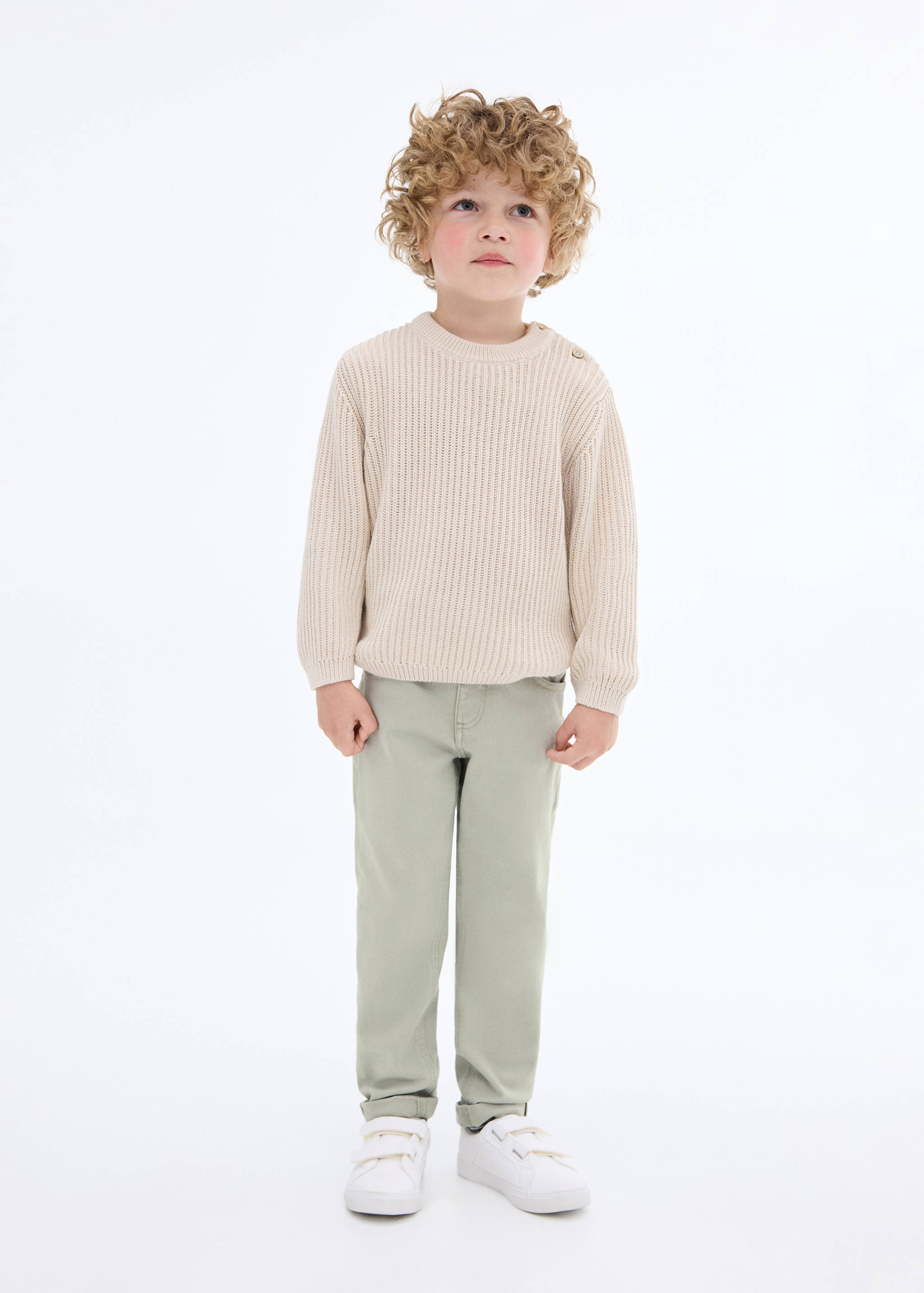 Turned-up straight jeans - General plane