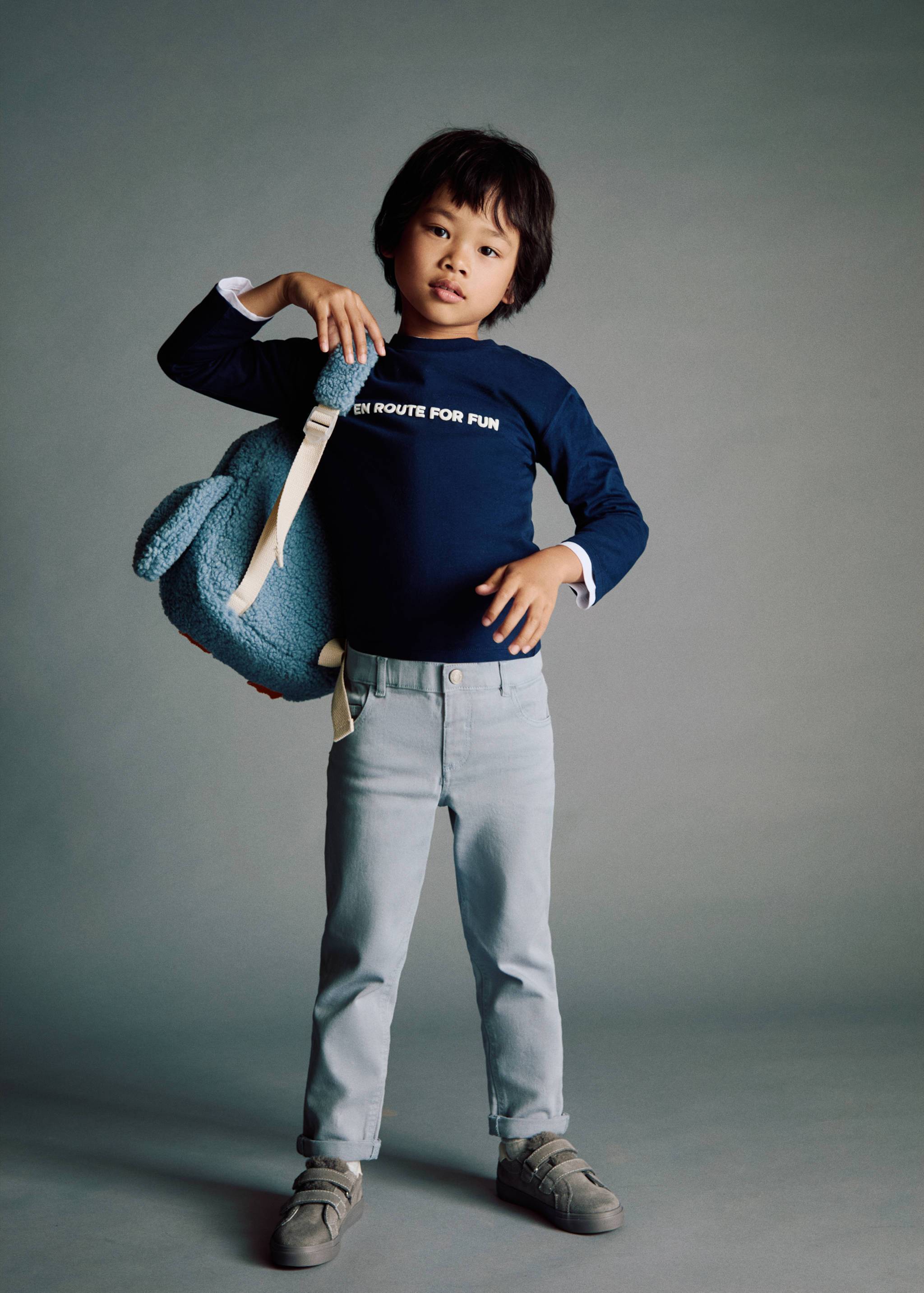 Turned-up straight jeans - General plane