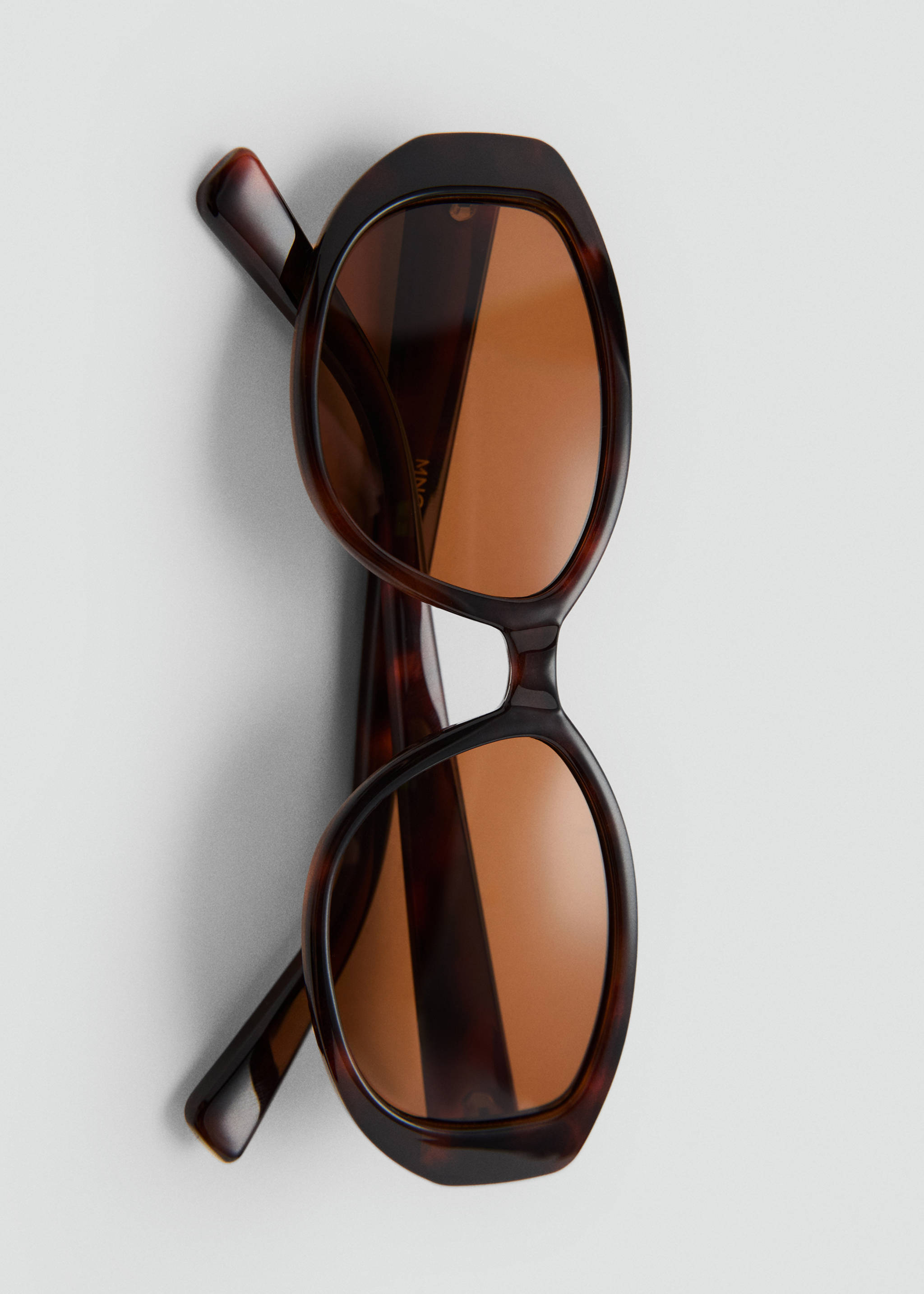 Resin frame sunglasses - Details of the article 2