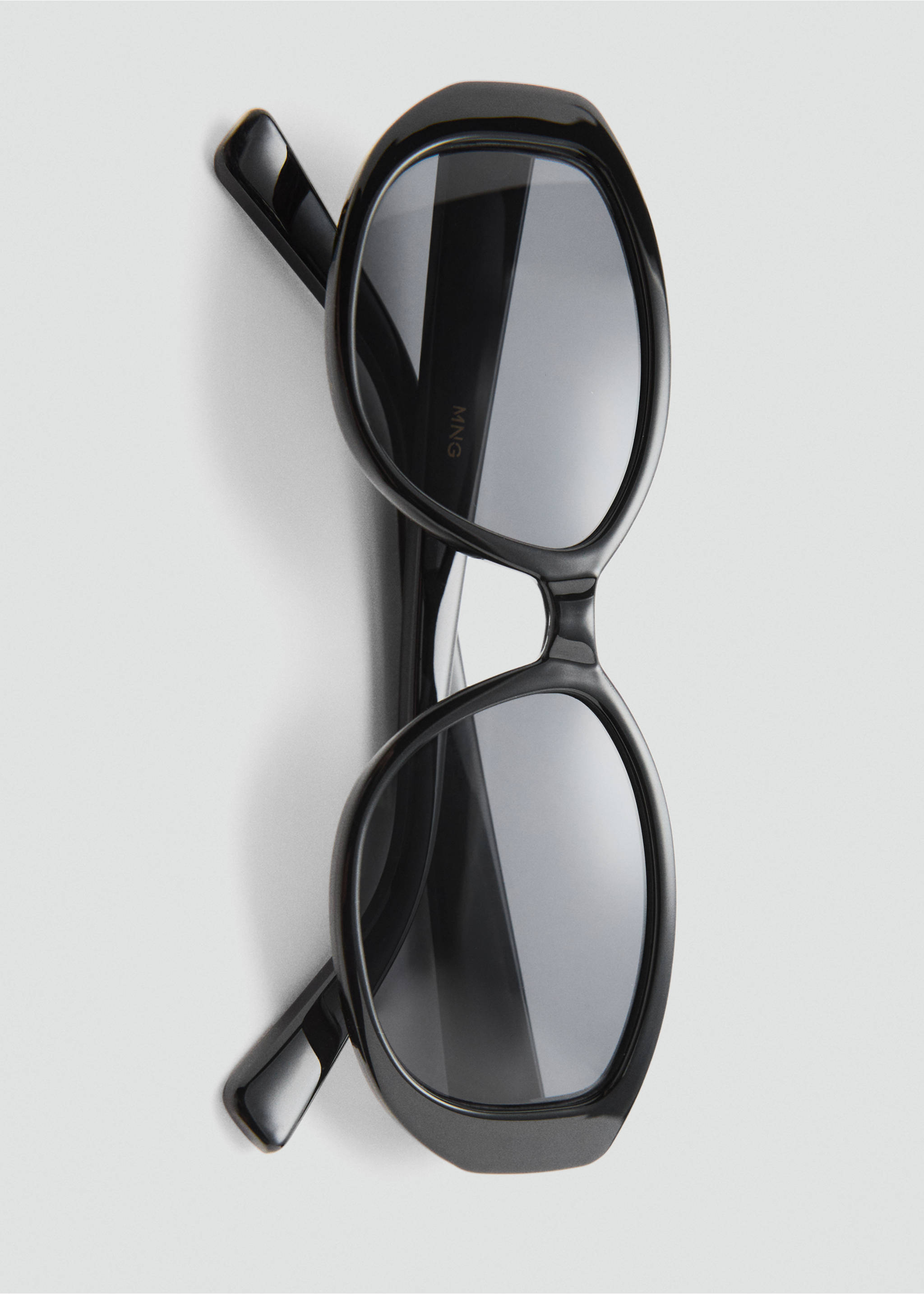 Resin frame sunglasses - Details of the article 2, Black. Ref: 17042538-00.