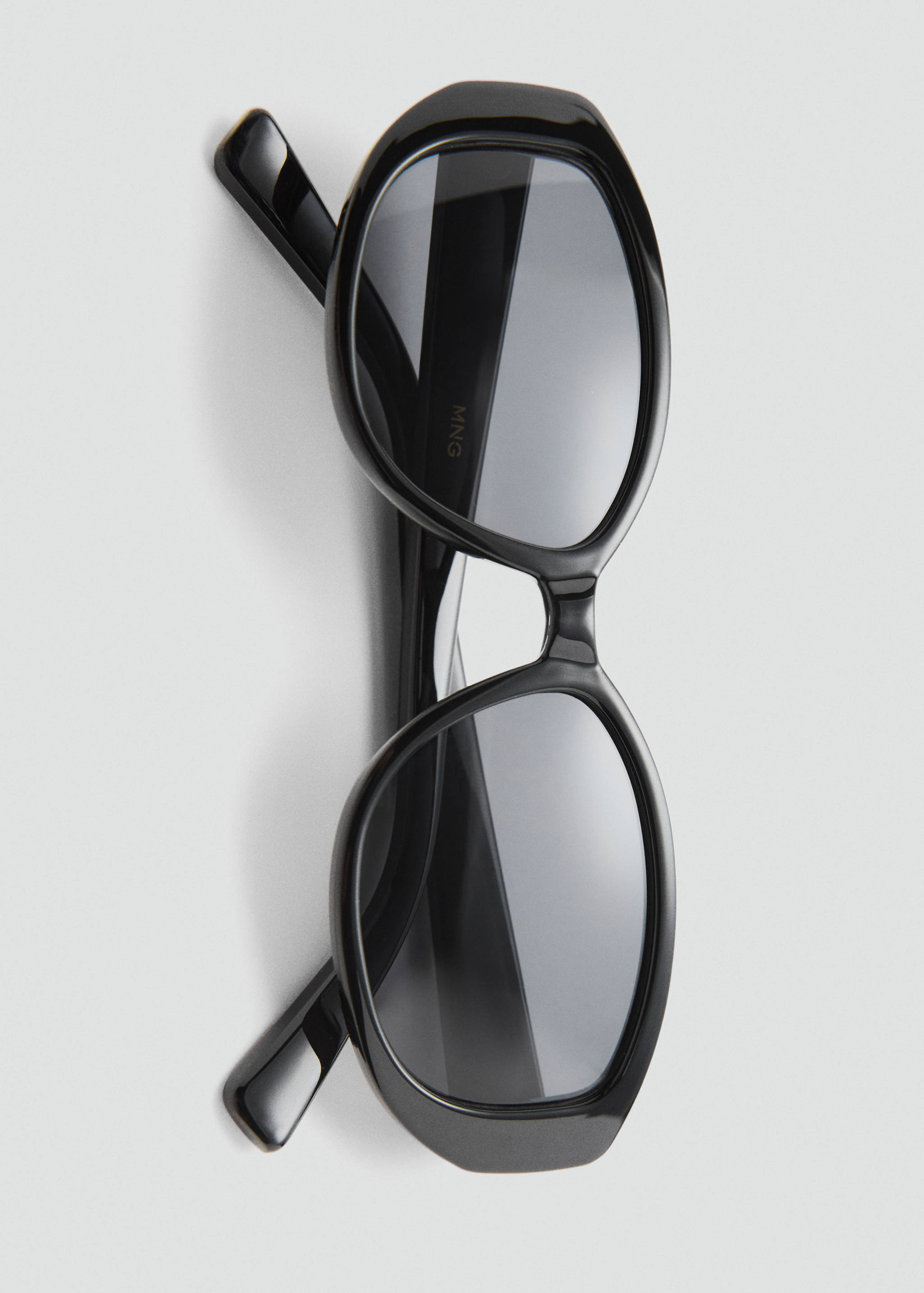 Resin frame sunglasses - Details of the article 2