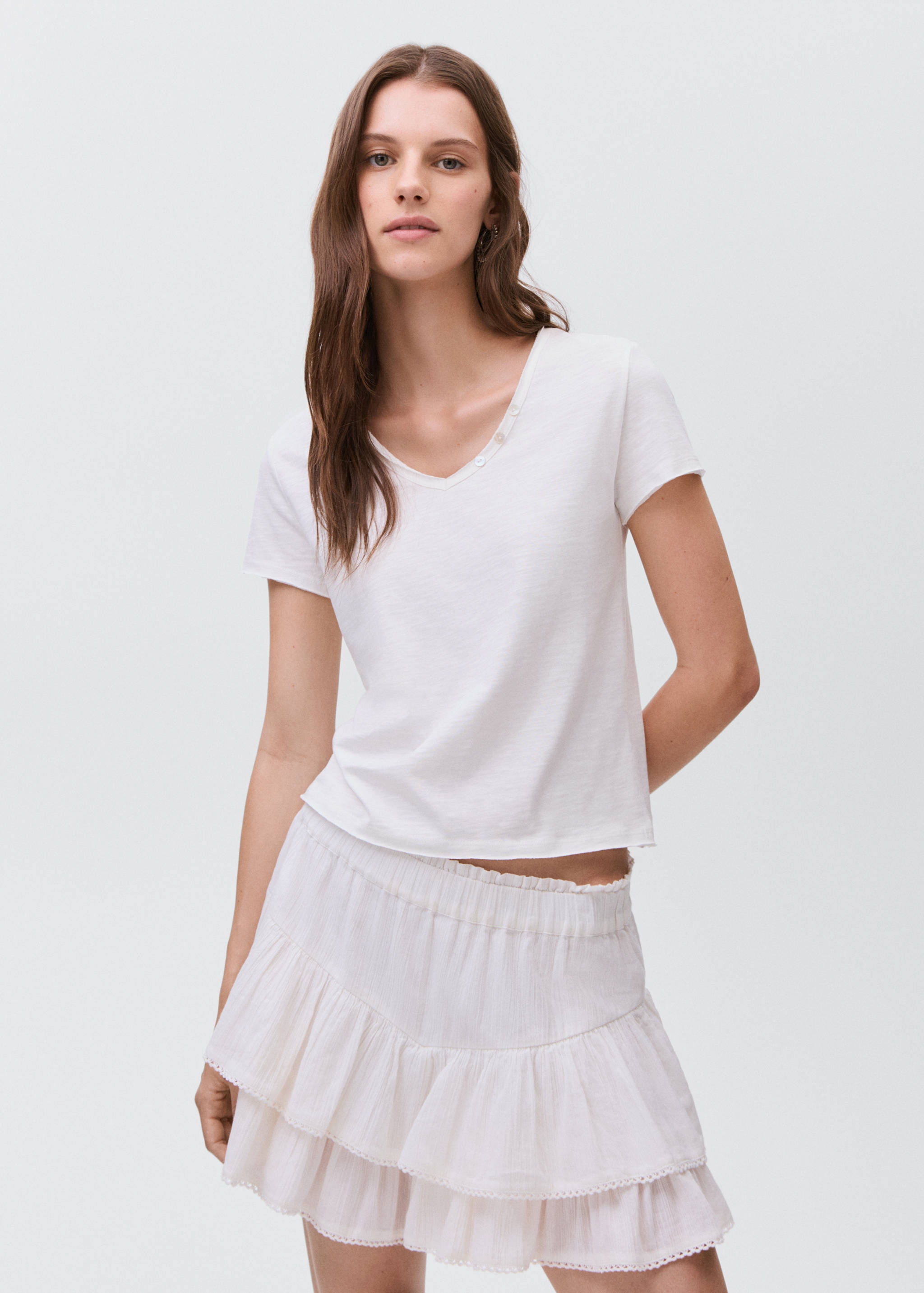 T-shirt détail de bouton en nacre - Plan moyen