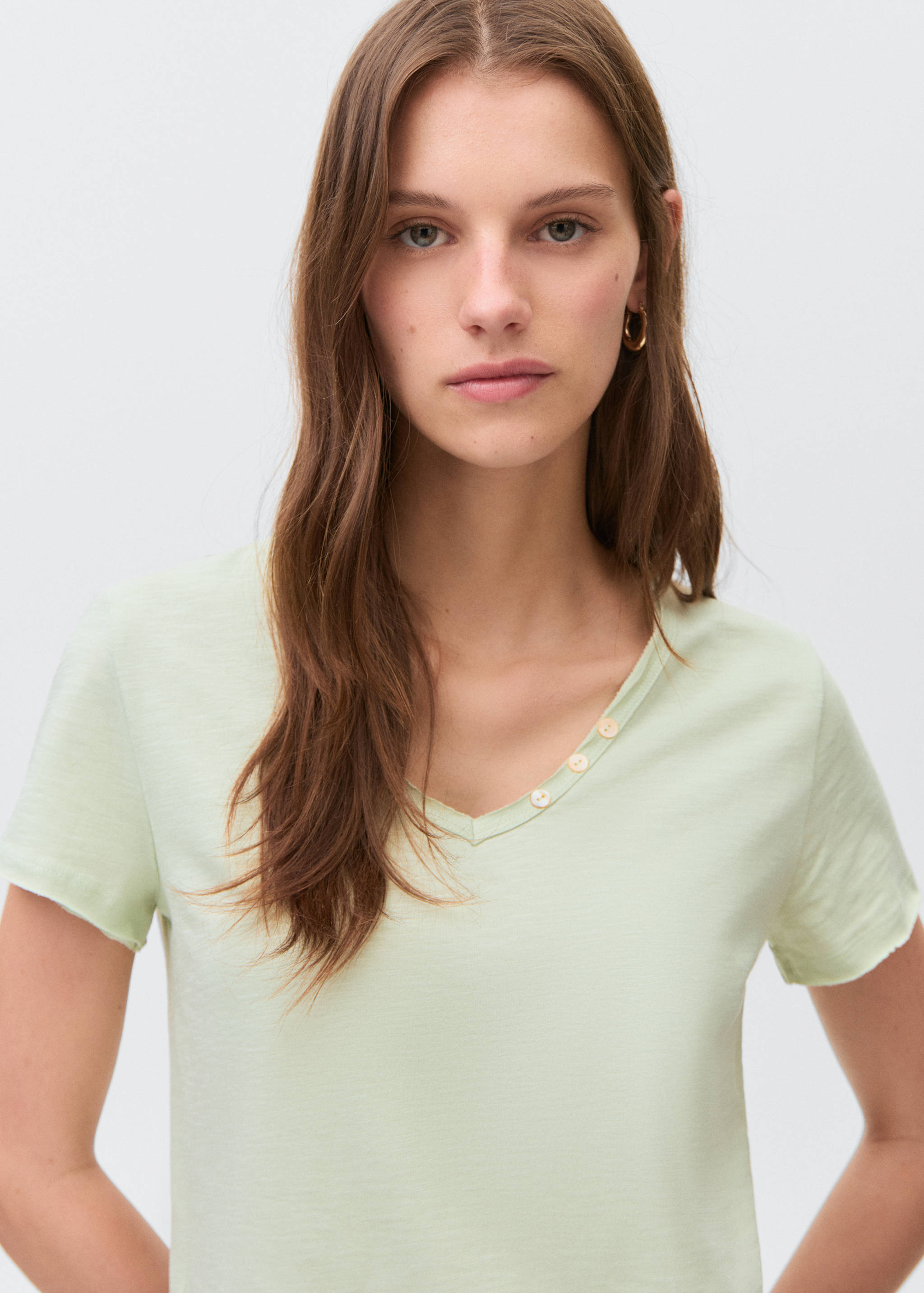 T-shirt détail de bouton en nacre - Détail de l'article 1