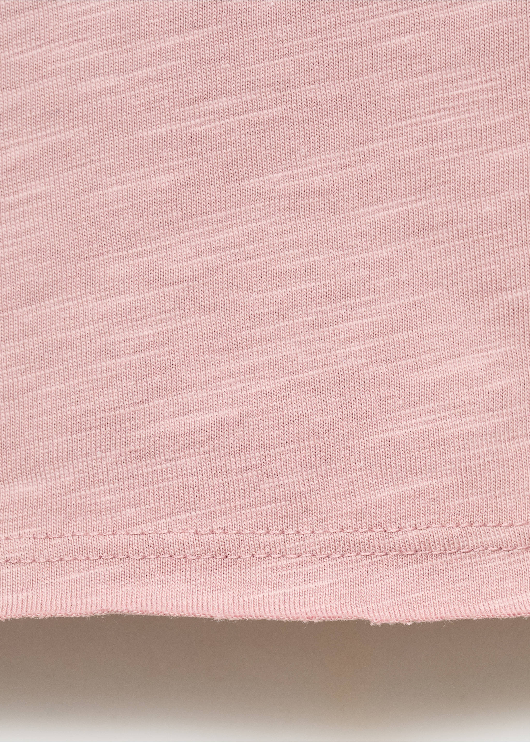 T-Shirt mit Perlmuttknopf-Detail - Detail des Artikels 0, Zartrosa. Ref: 17042897-00.