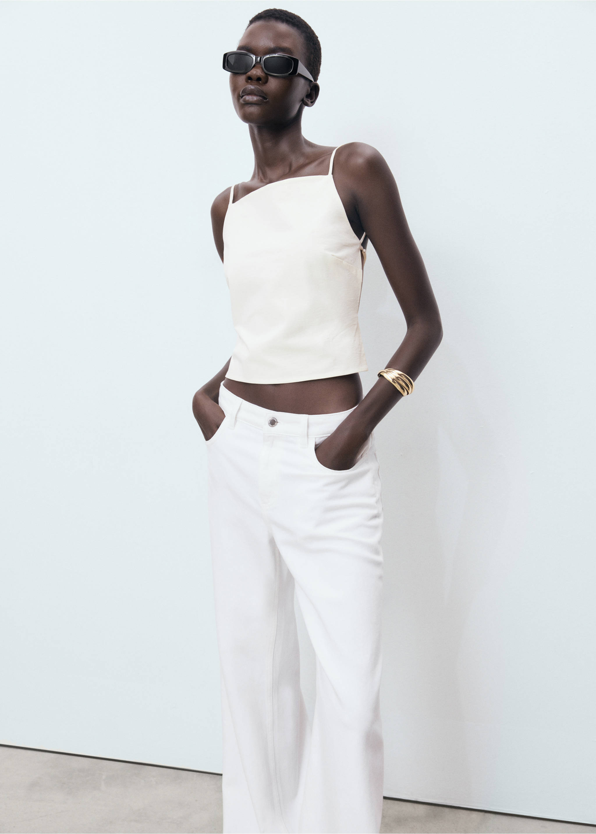 Low-rise wideleg jeans - Details of the article 1, White. Ref: 17042903-00.