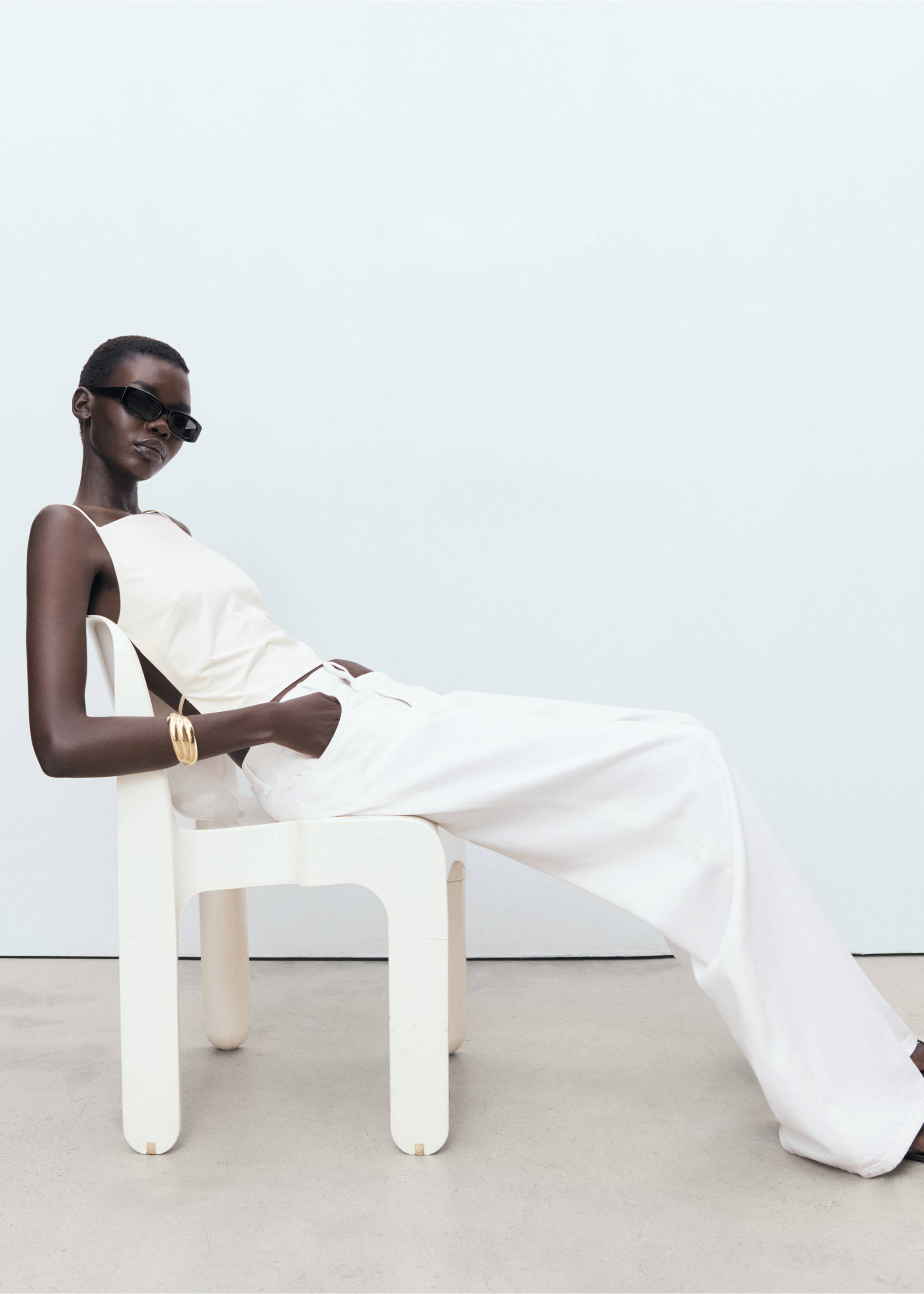 Low-rise wideleg jeans - Details of the article 2, White. Ref: 17042903-00.