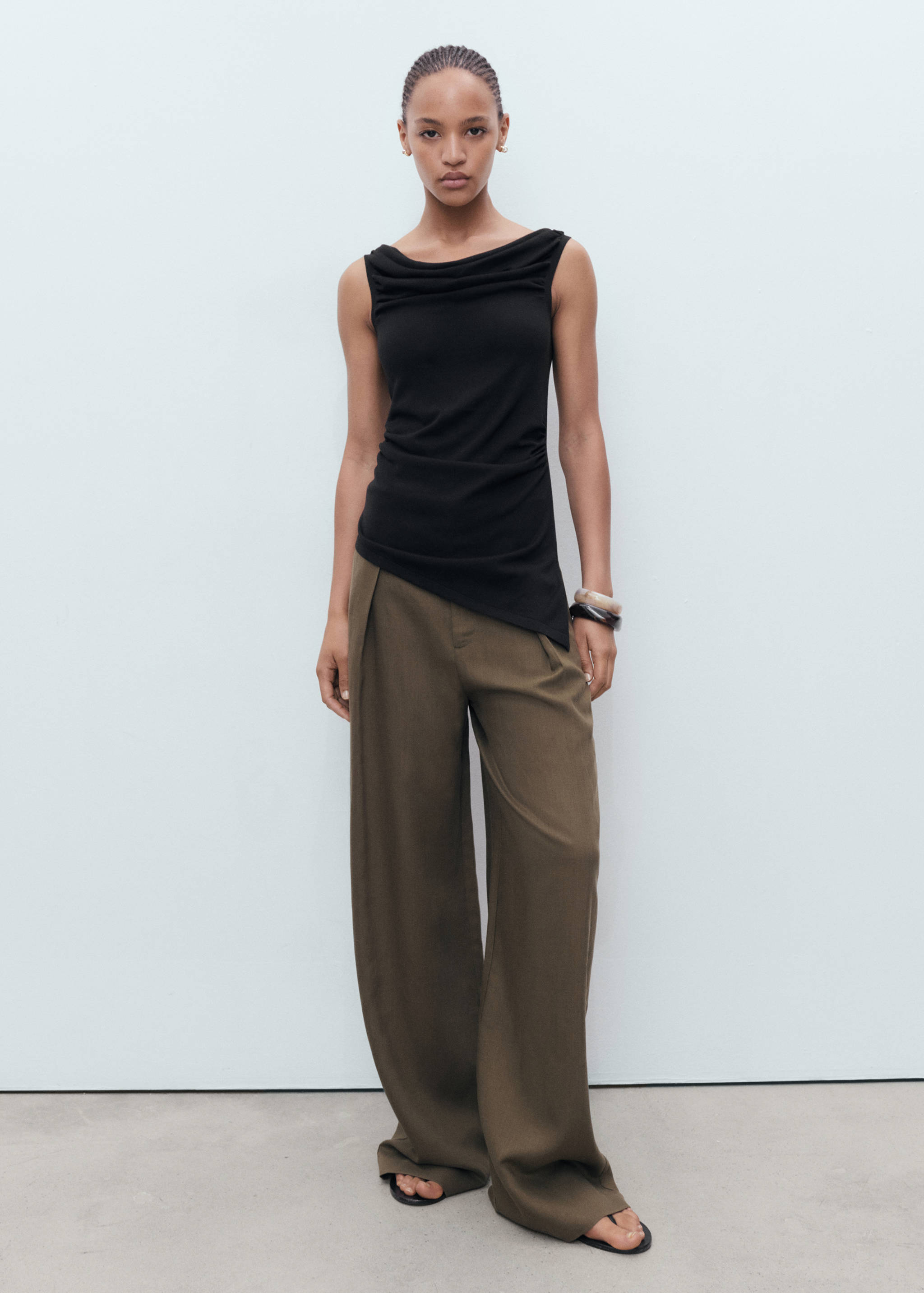Draped knitted top - General plane