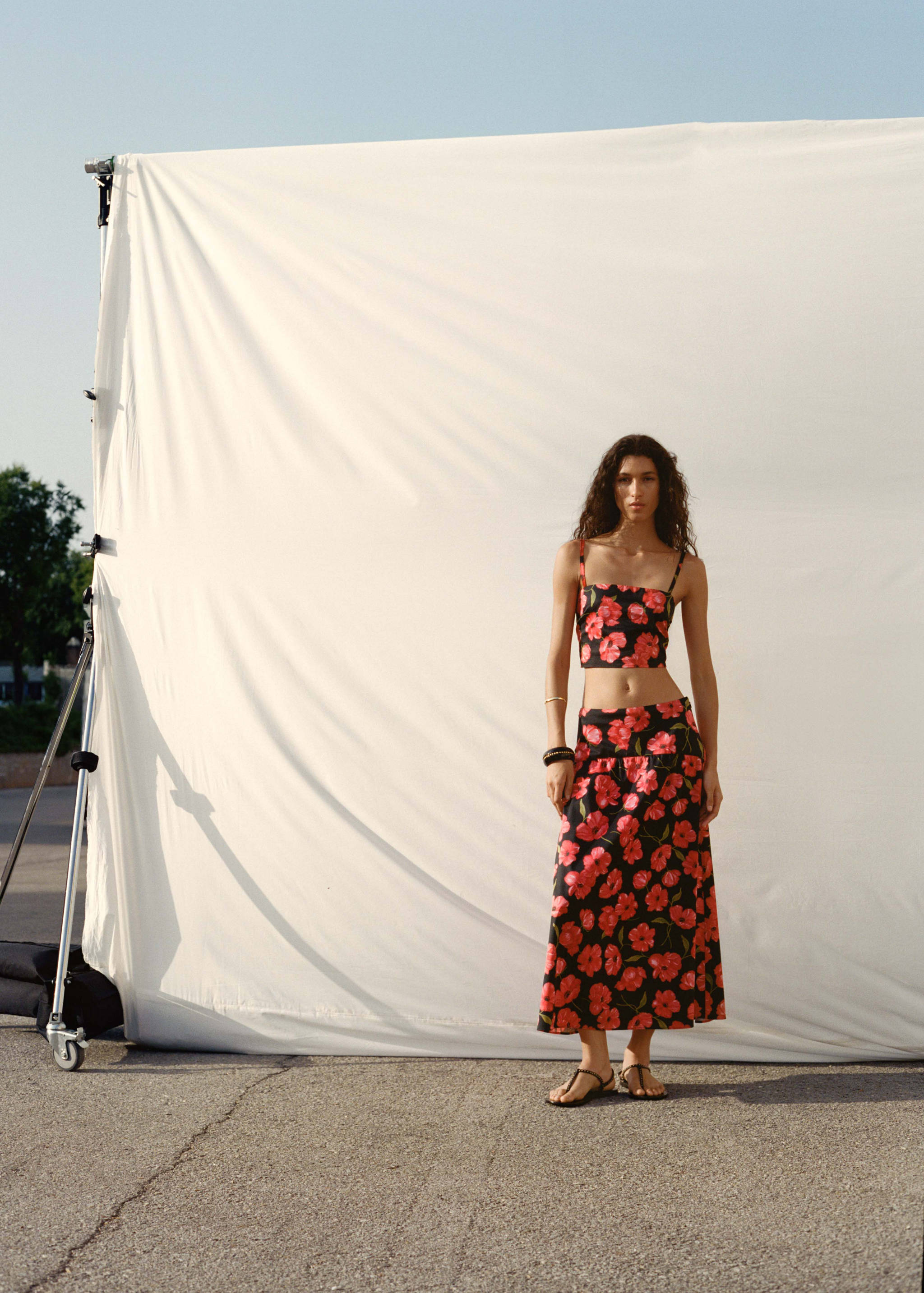 Floral-print flared skirt - Details of the article 7, Black. Ref: 17042905-00.