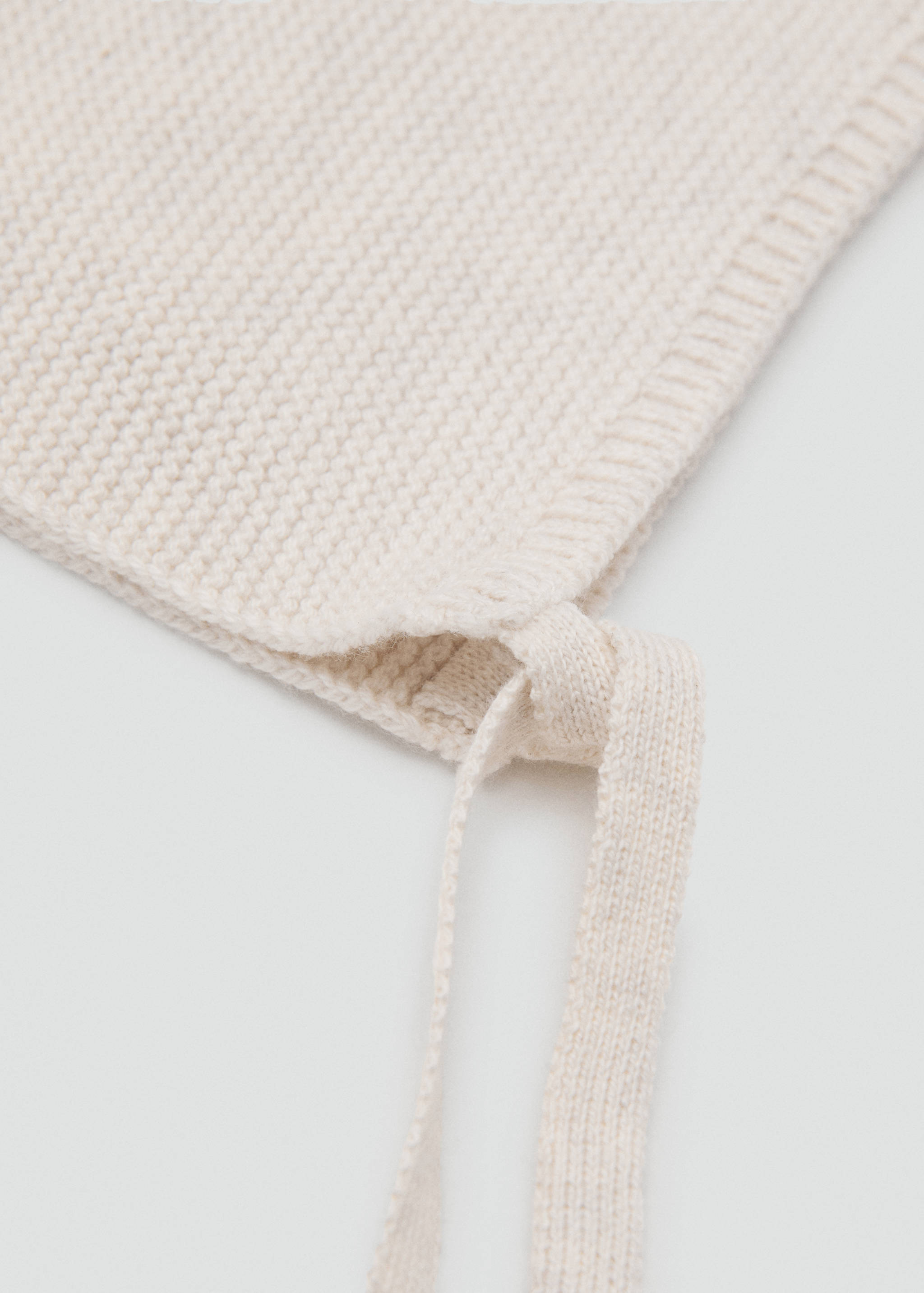 Knitted bonnet - Medium plane