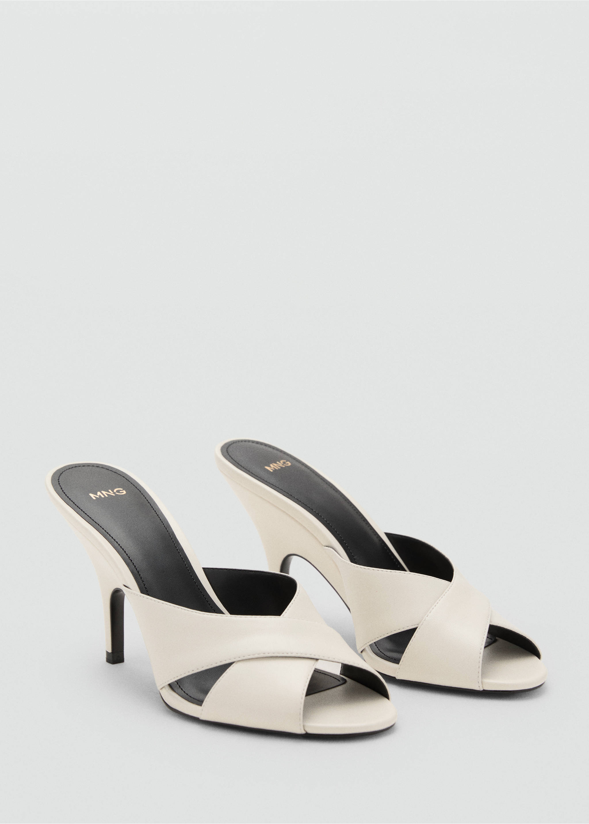 Leather heeled sandal with crossed straps - Medium plane, Ecru. Ref: 17042917-00.