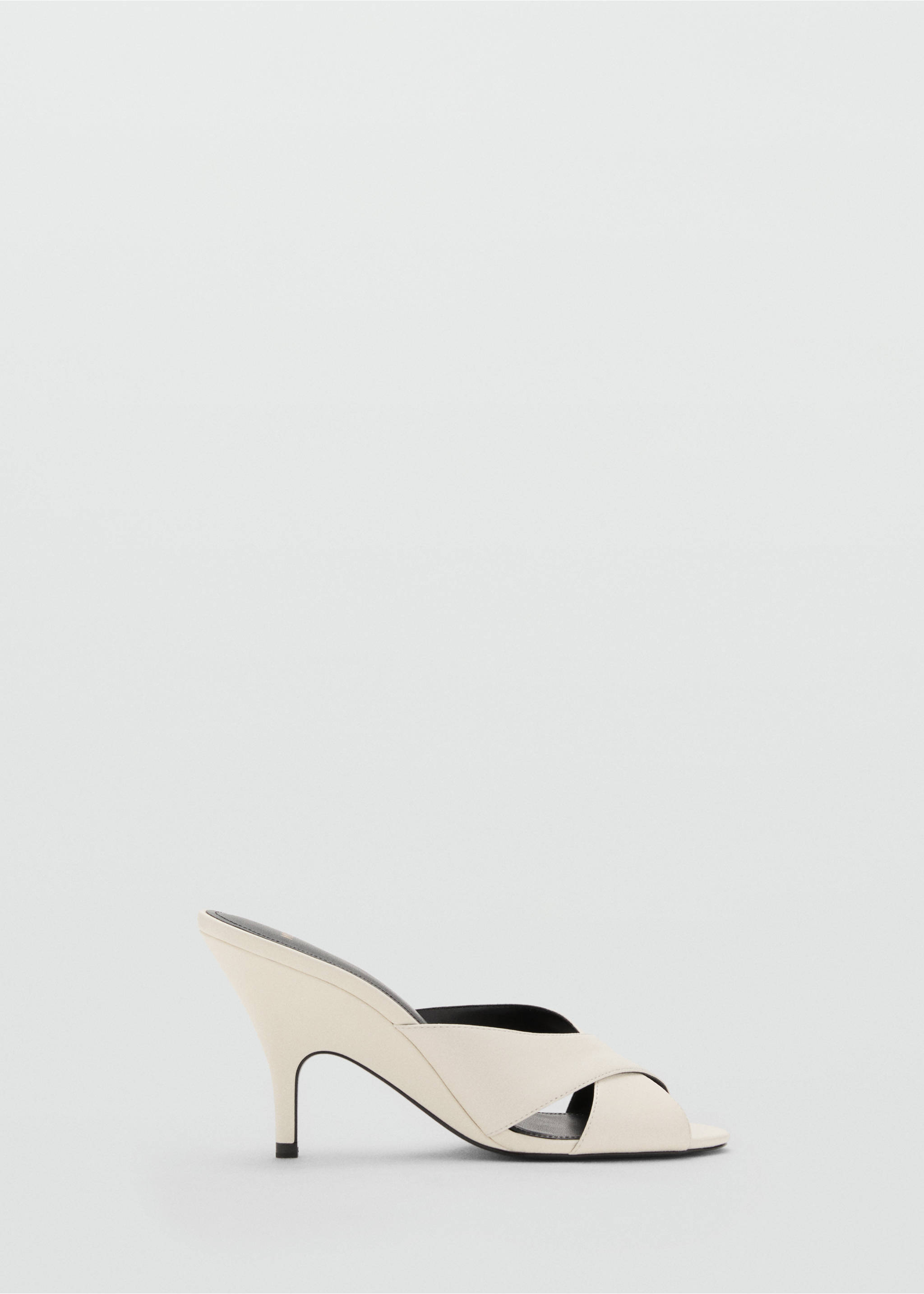 Leather heeled sandal with crossed straps - Article without model, Ecru. Ref: 17042917-00.