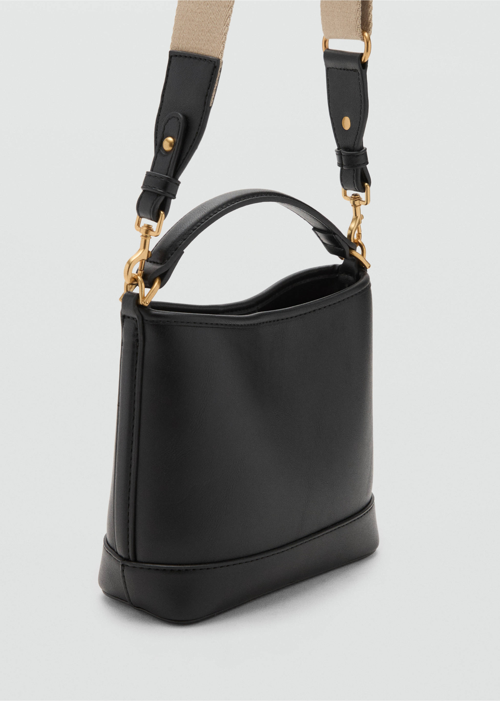 Small bucket bag - Medium plane, Black. Ref: 17042924-00.
