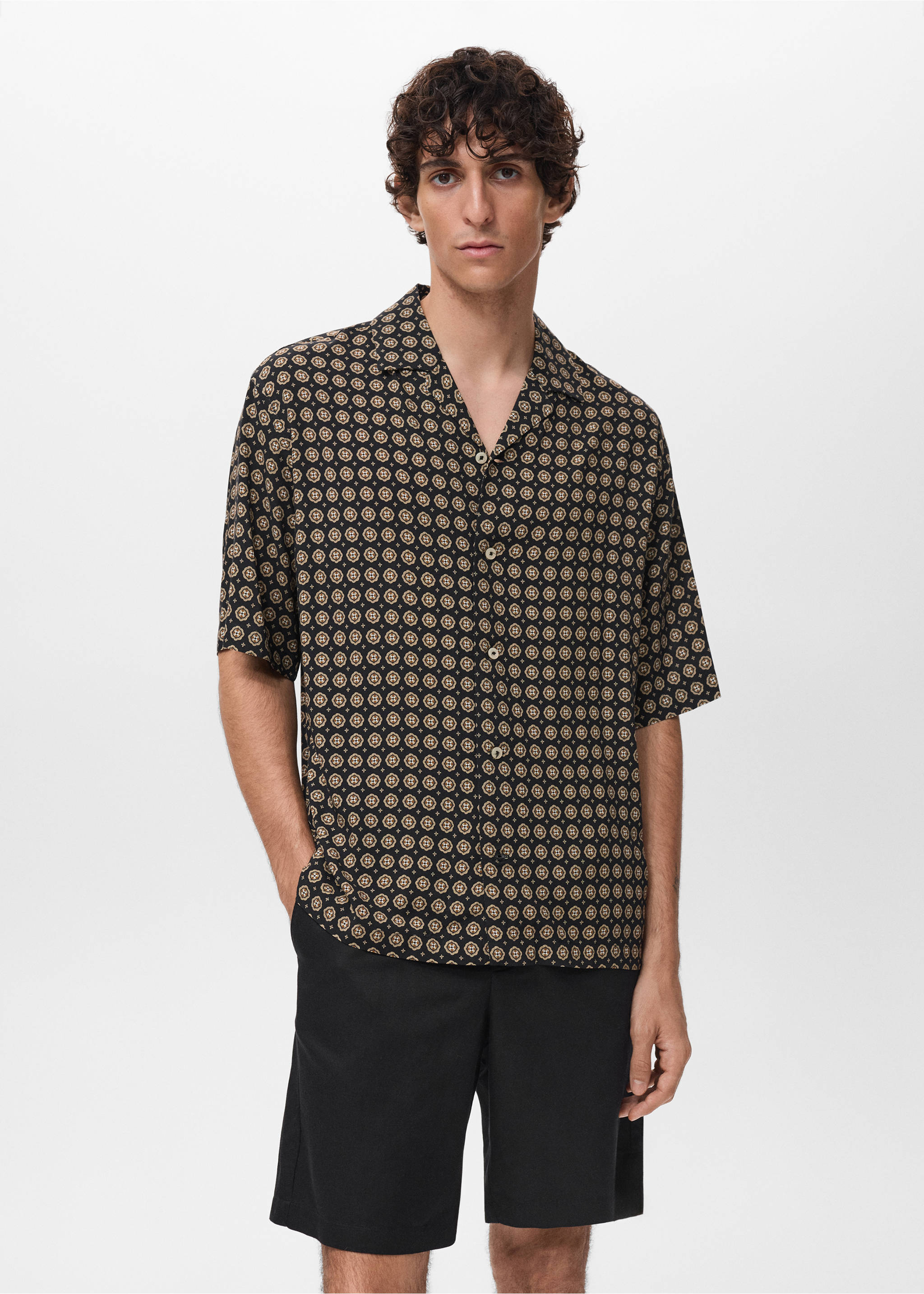Printed fluid regular-fit shirt - Medium plane, Black. Ref: 17042929-00.