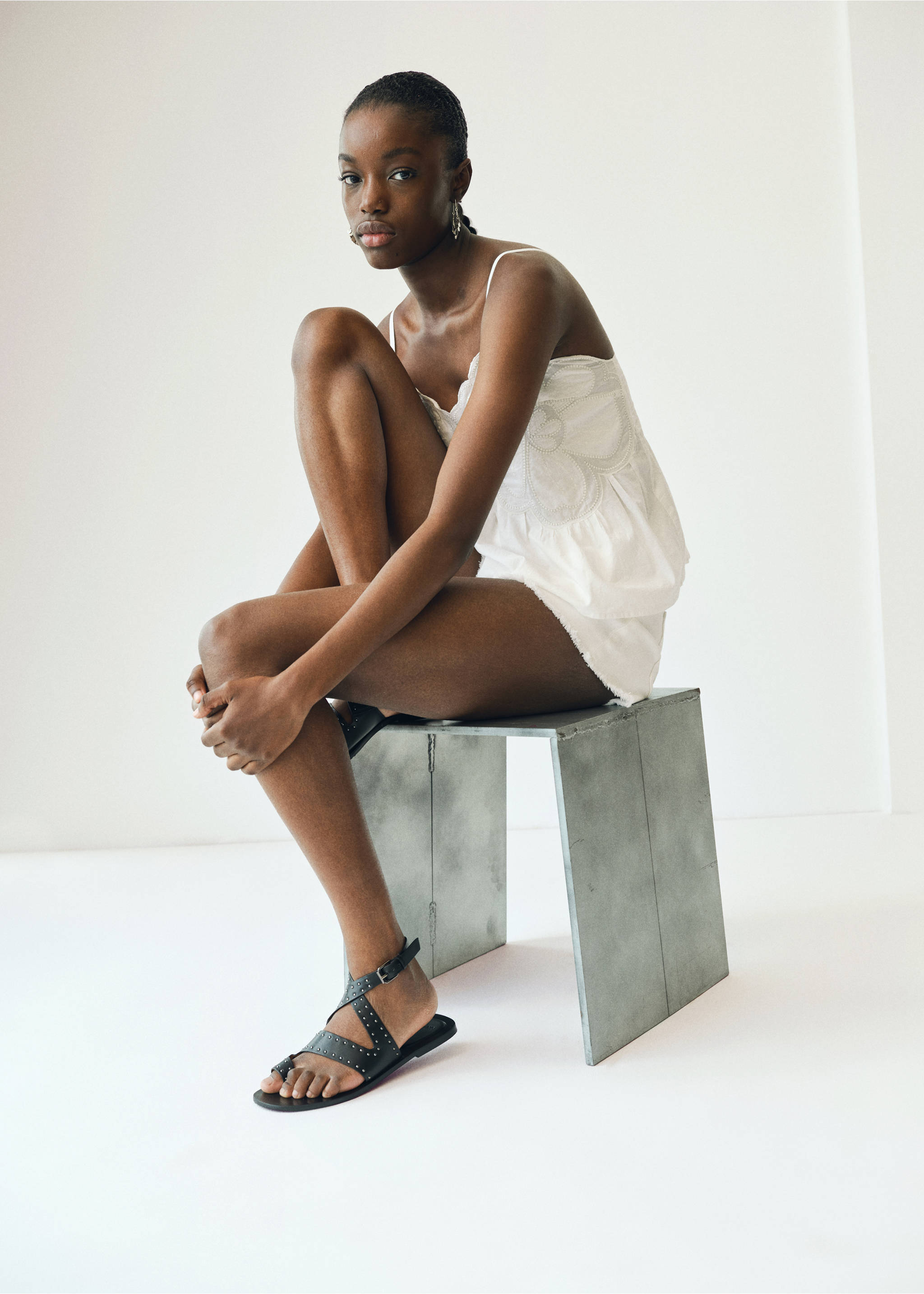 Embroidered flower top - Details of the article 2, Off White. Ref: 17043275-00.