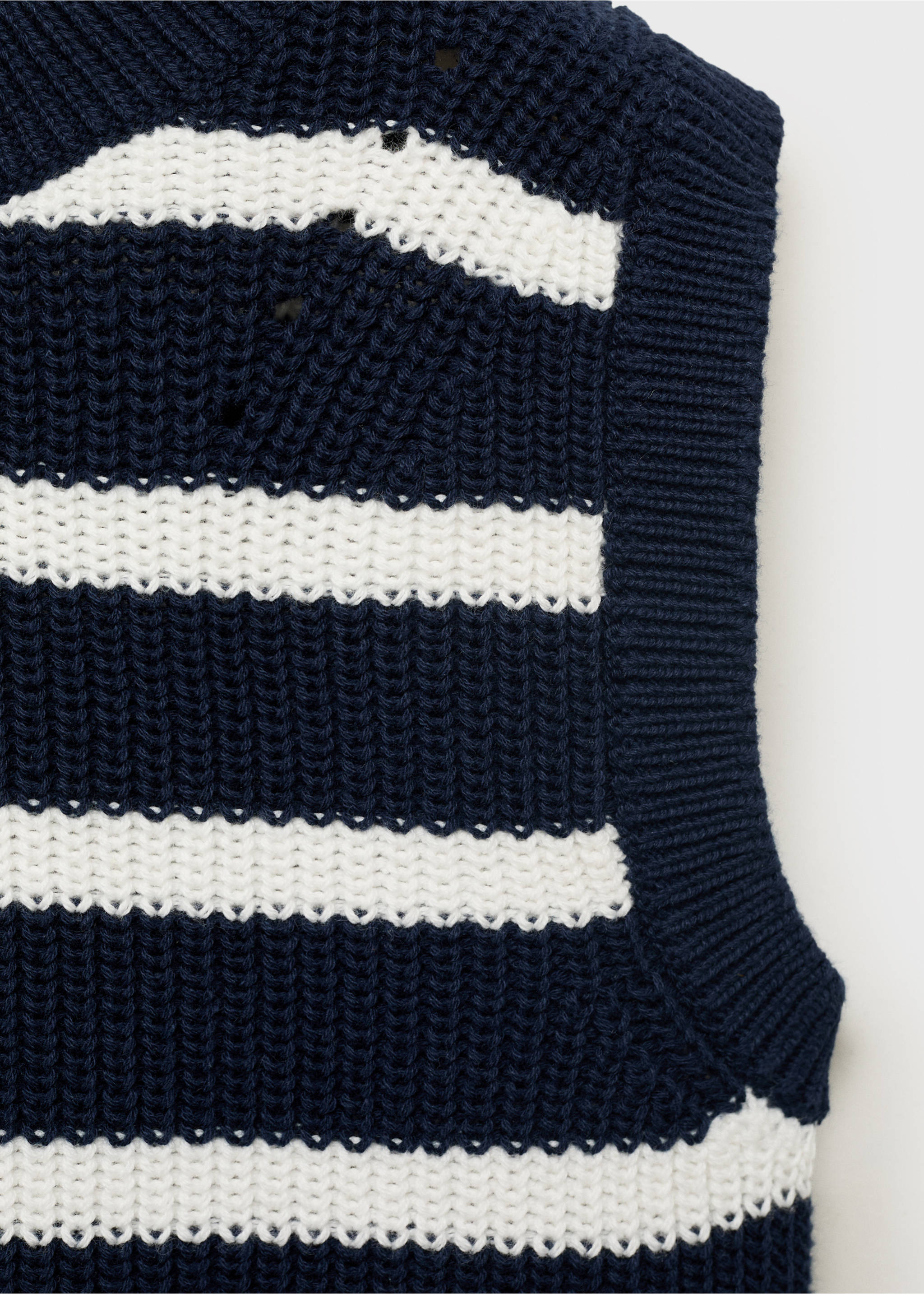 Striped knitted gilet - Details of the article 8, Navy. Ref: 17043280-00.